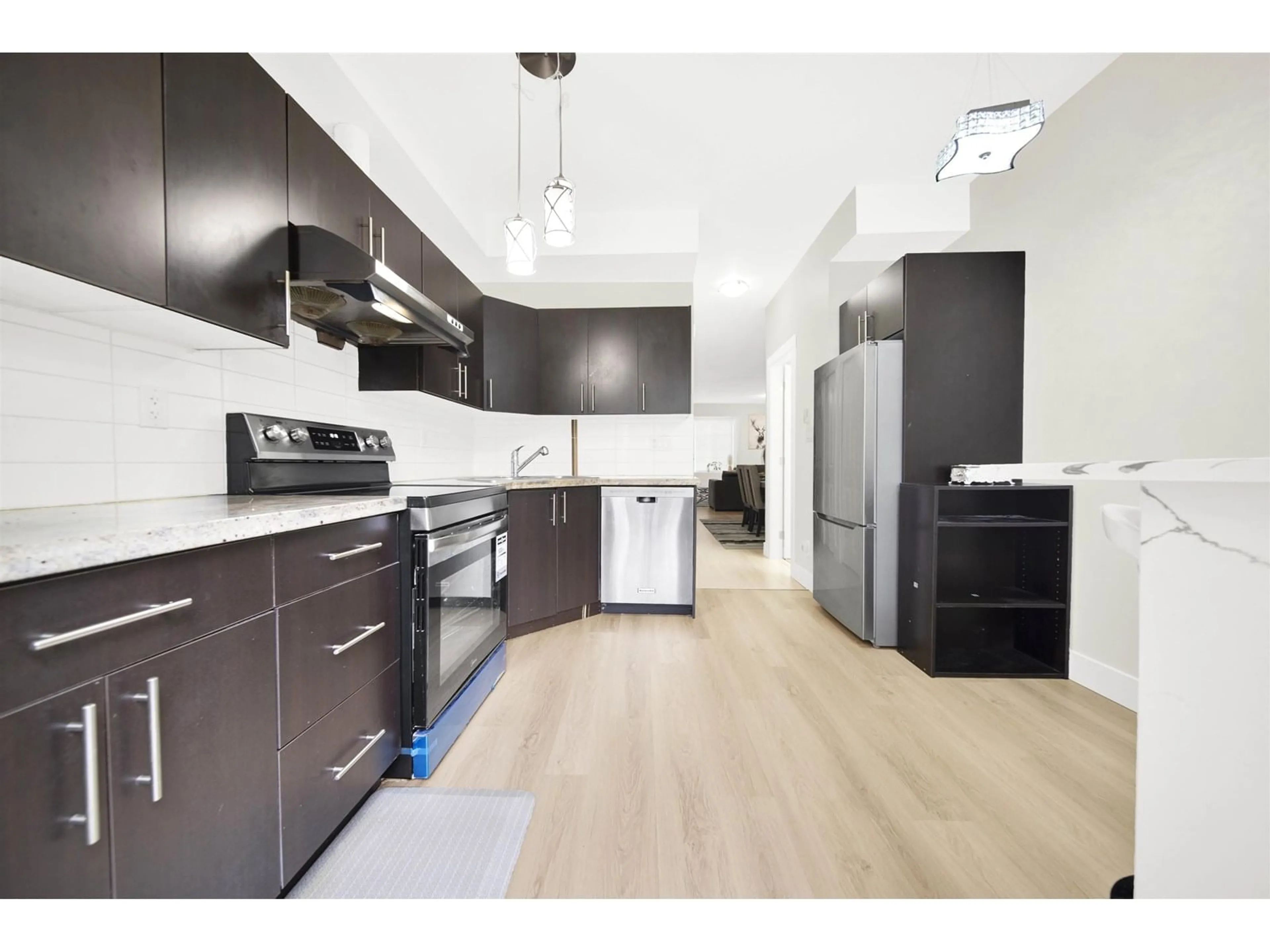 Open concept kitchen, unknown for 51 - 13899 LAUREL, Surrey British Columbia V3T0E3