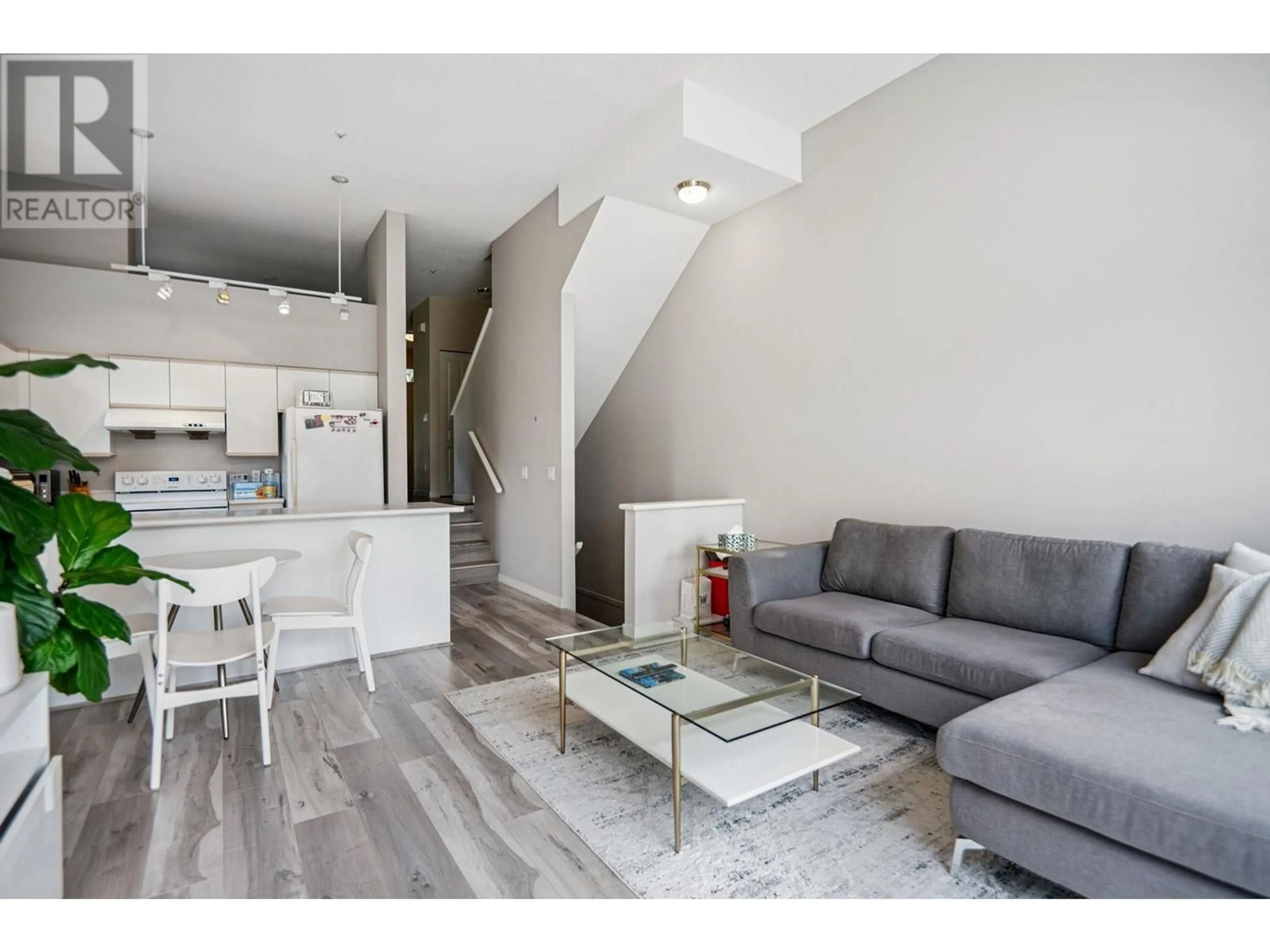 Living room with furniture, unknown for 1 - 3578 WHITNEY PLACE, Vancouver British Columbia V5S4T2