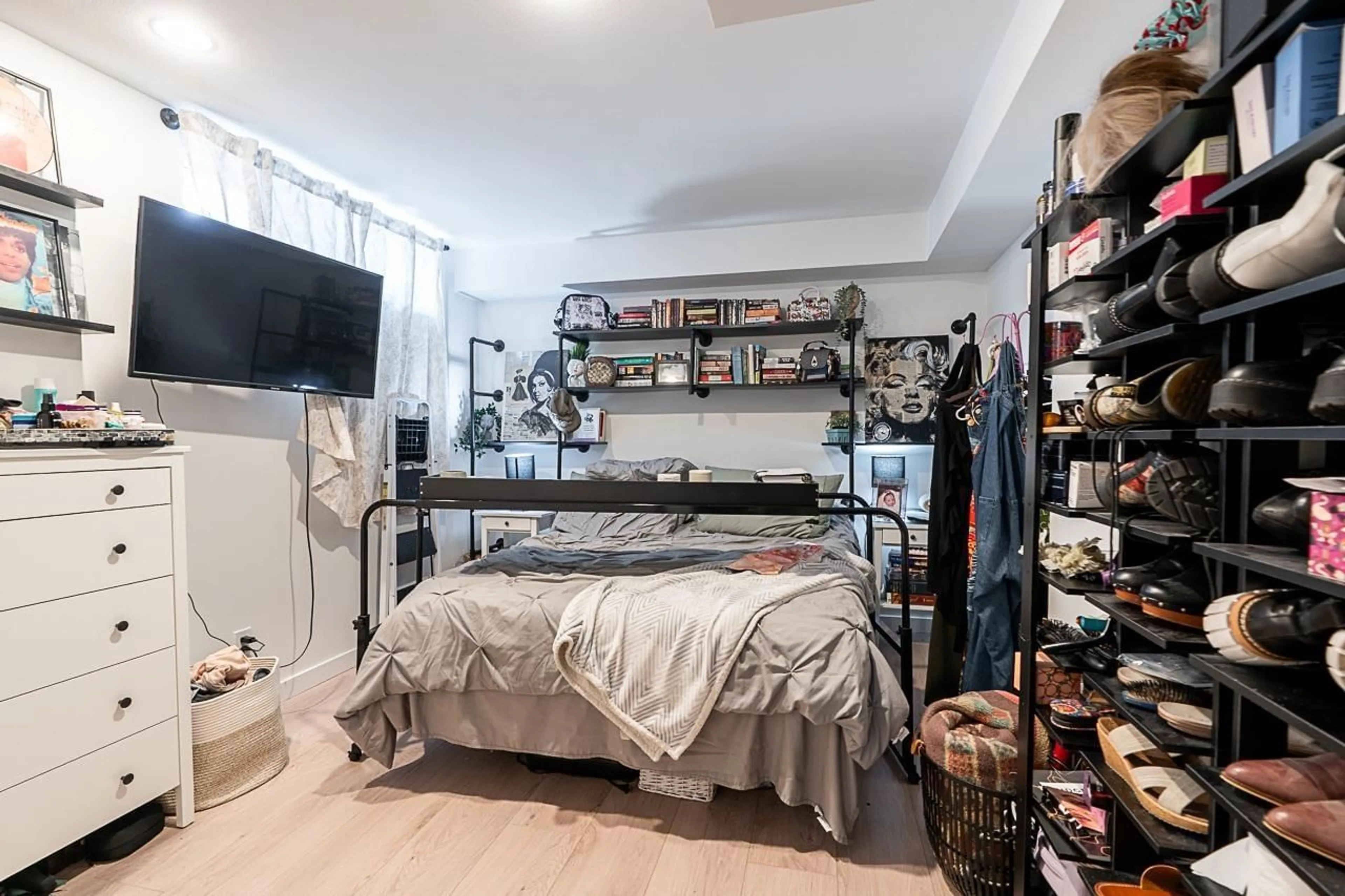 A pic of a room for 7458 147A, Surrey British Columbia V3S8Y6