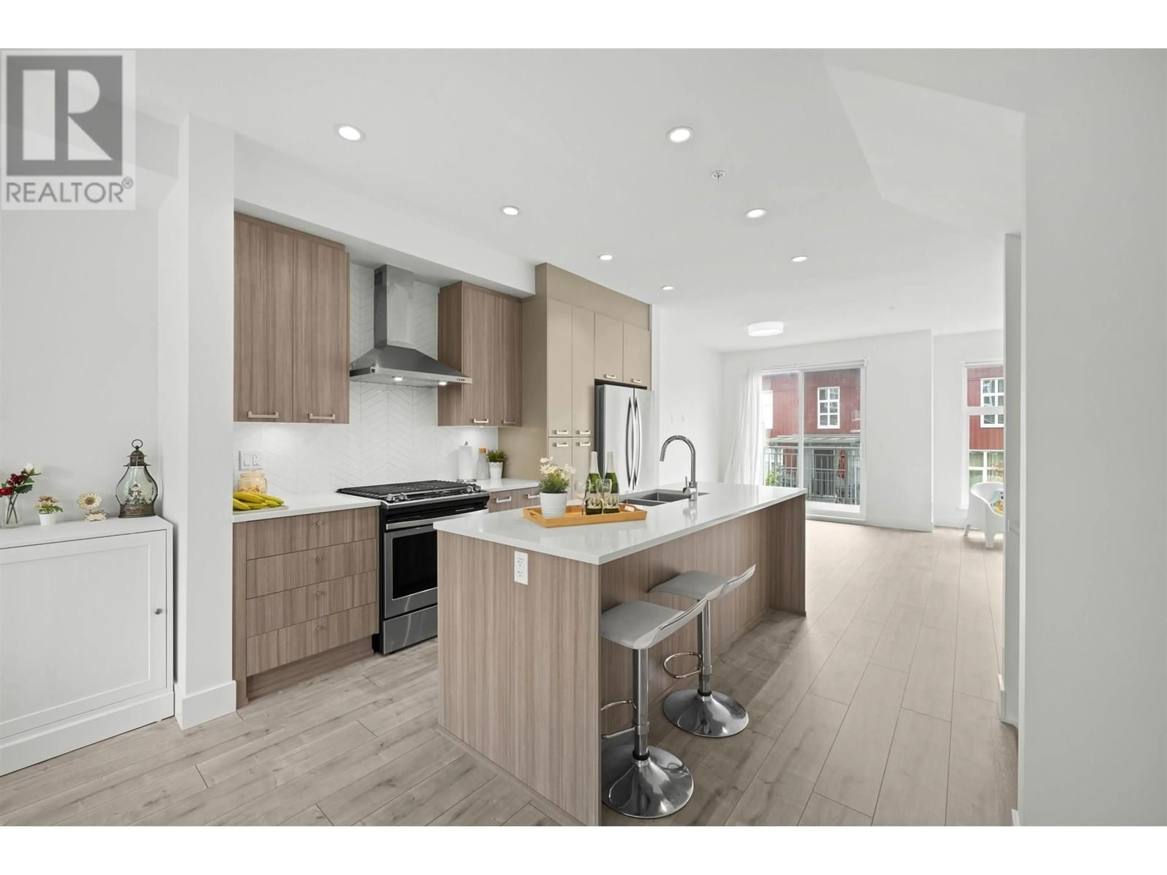 Open concept kitchen, wood/laminate floor for 9 - 24076 112 AVENUE, Maple Ridge British Columbia V2W0K2