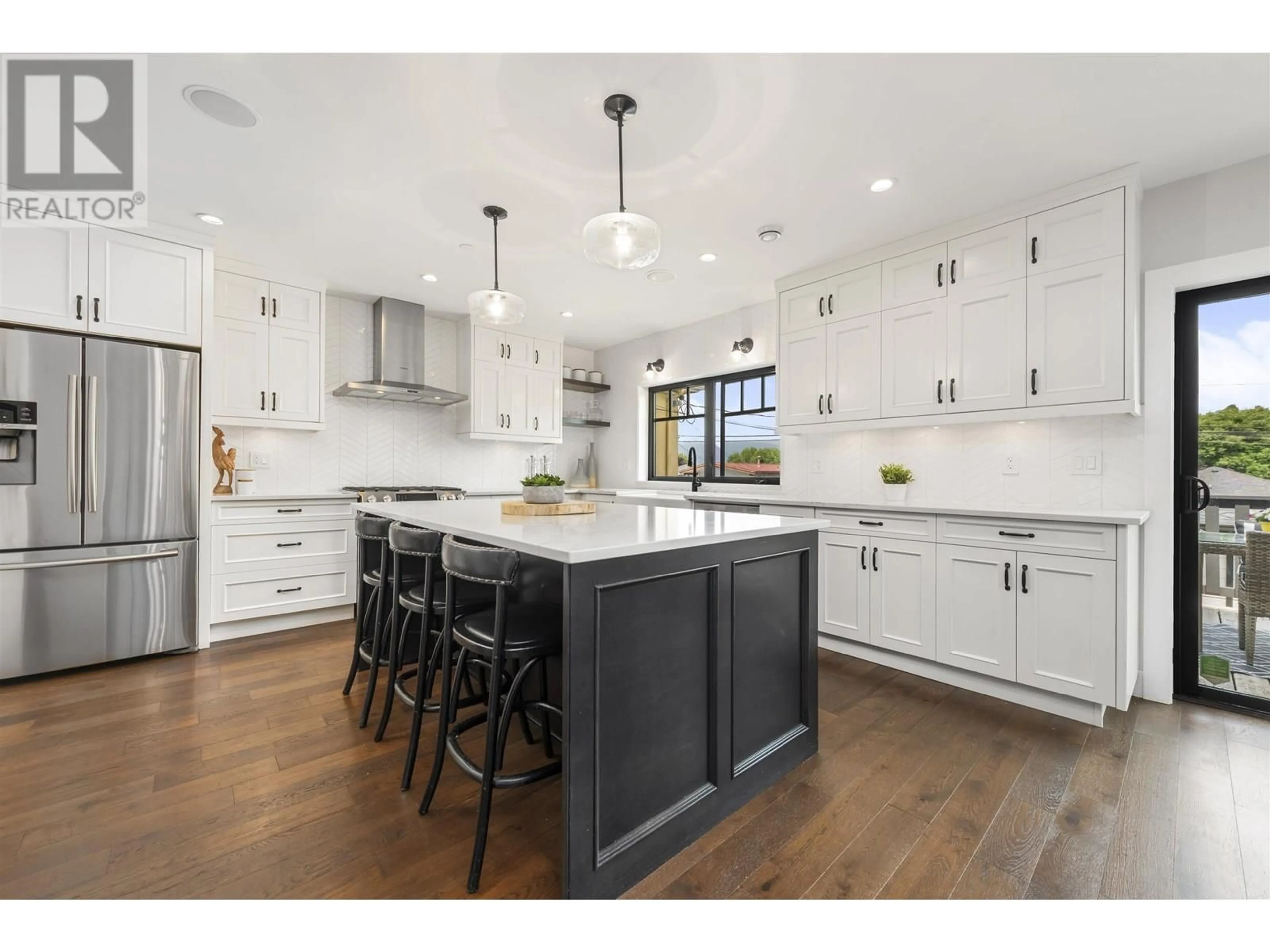 Open concept kitchen, unknown for 2575 NAPIER STREET, Vancouver British Columbia V5K2W4
