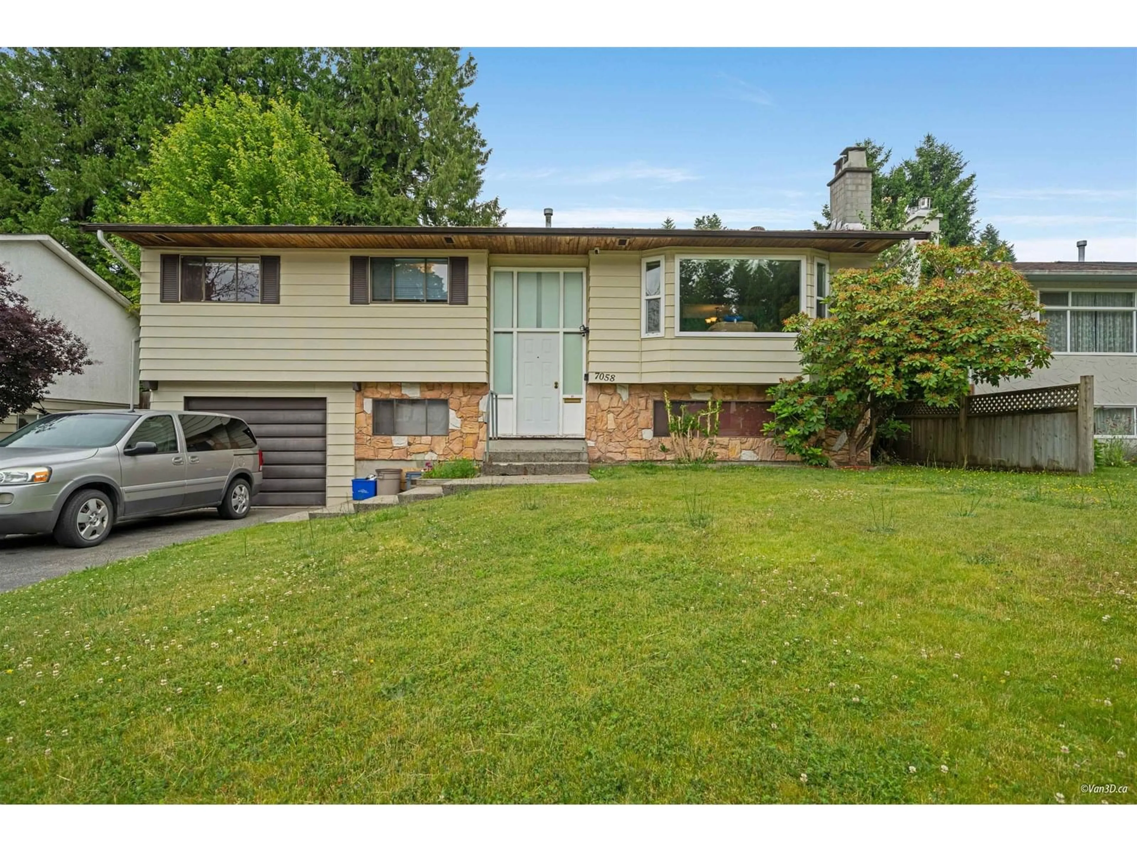 Home with vinyl exterior material, street for 7058 115A, Delta British Columbia V4E2E5