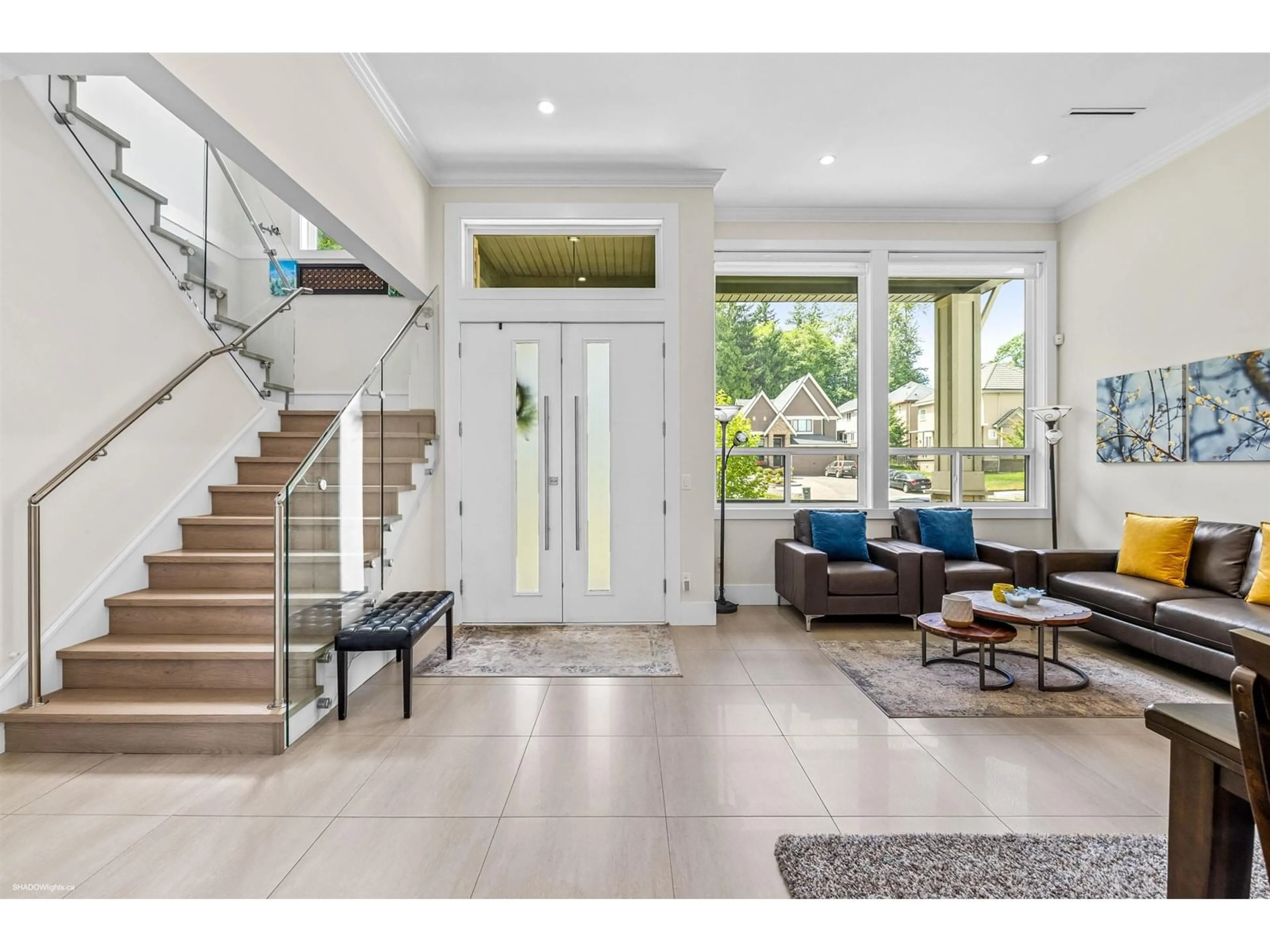 Indoor entryway for 8380 166A, Surrey British Columbia V4N6A7