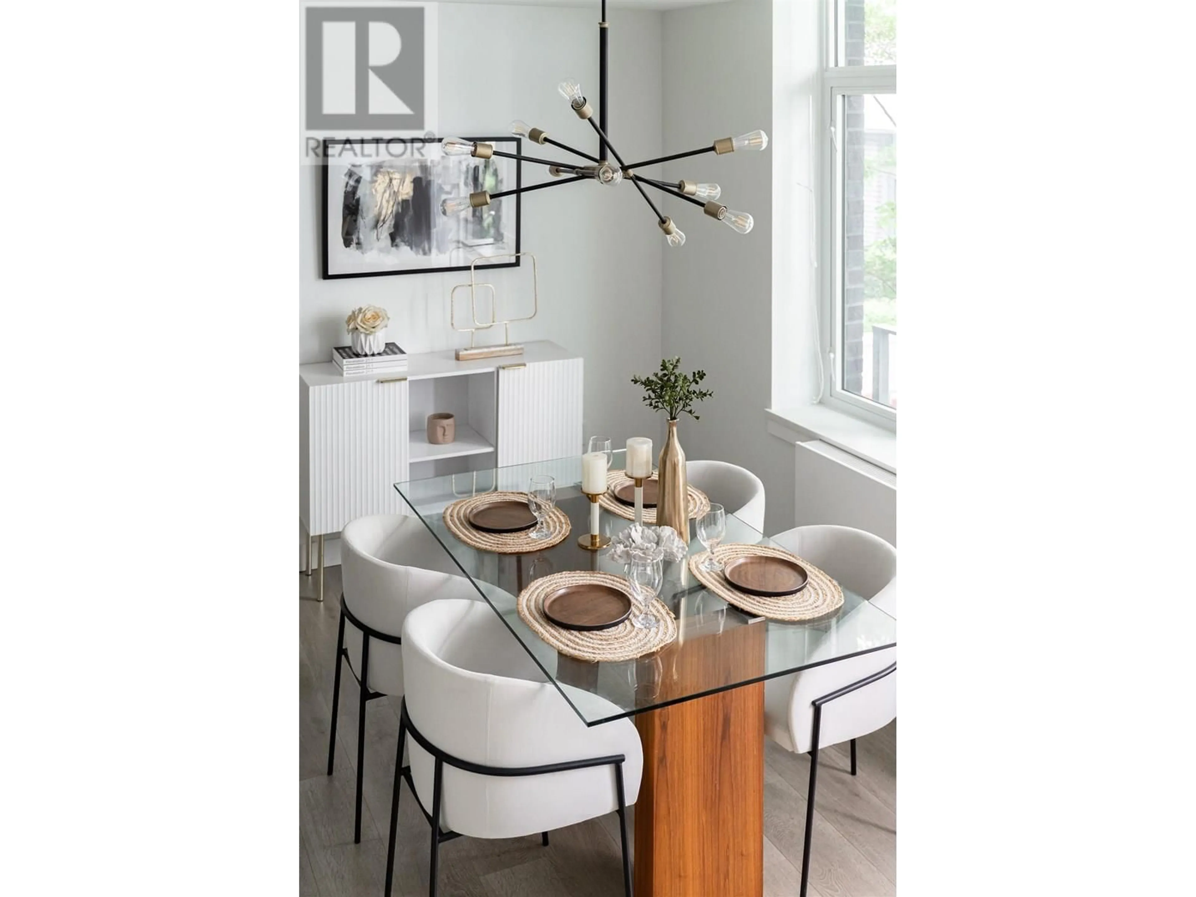 Dining room, wood/laminate floor for 6725 CAMBIE STREET, Vancouver British Columbia V6P3H1