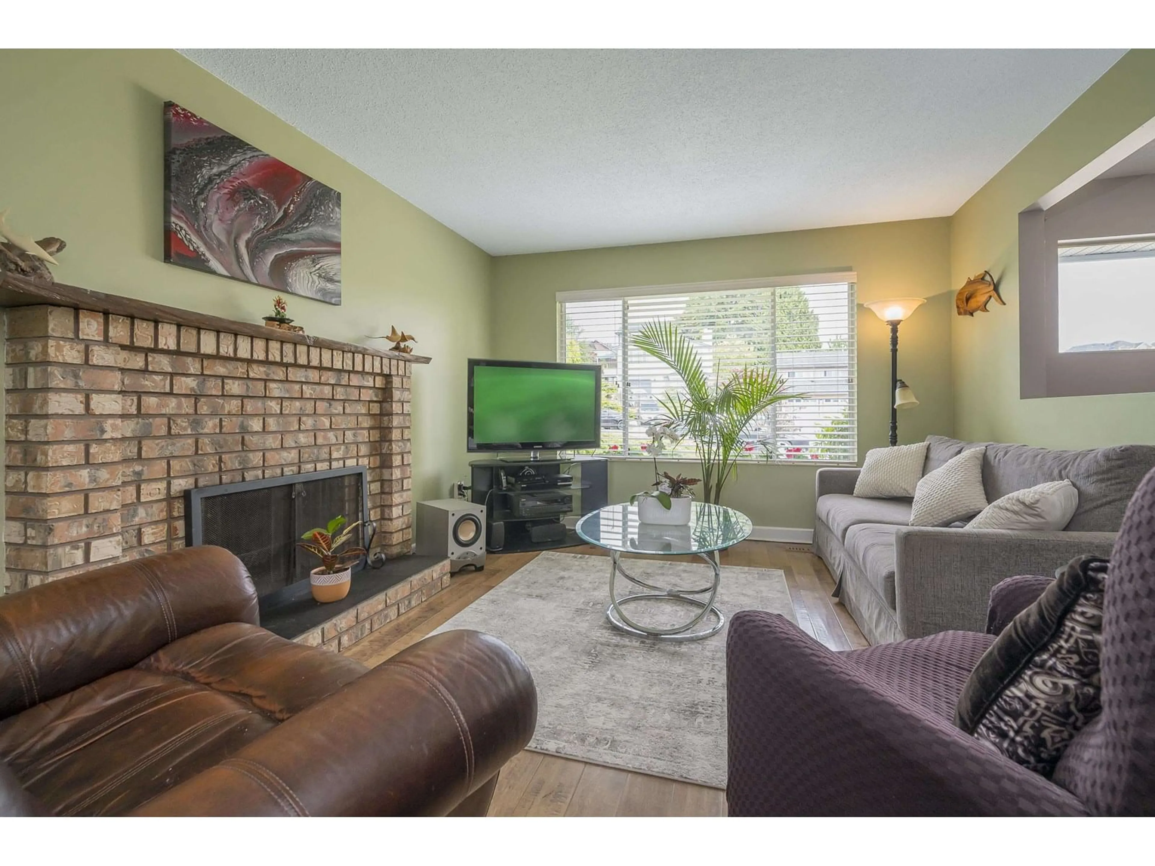 Living room with furniture, unknown for 6743 196B, Langley British Columbia V2Y2W3