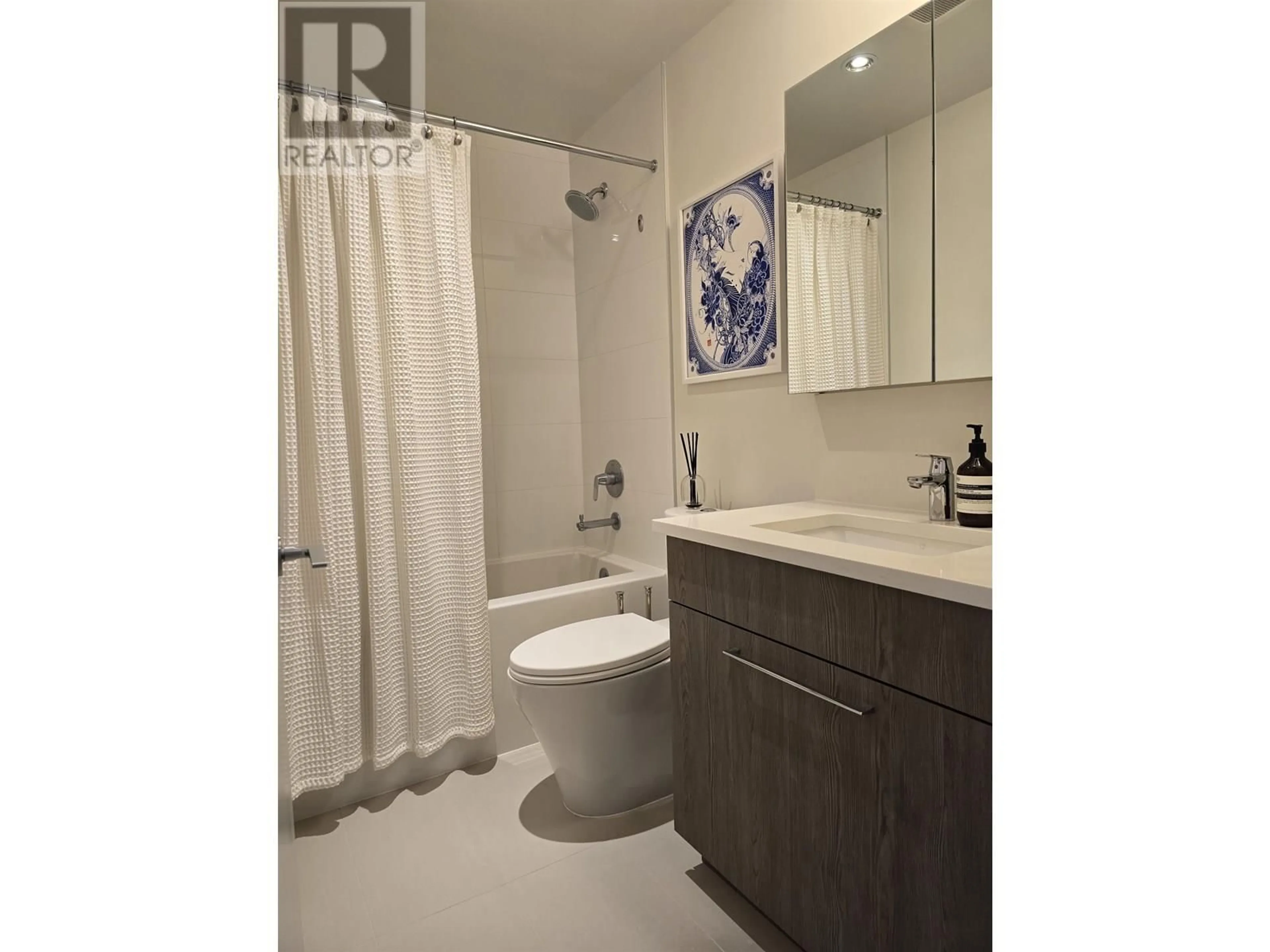 Standard bathroom, ceramic/tile floor for 1605 - 691 NORTH ROAD, Coquitlam British Columbia V3J0H9