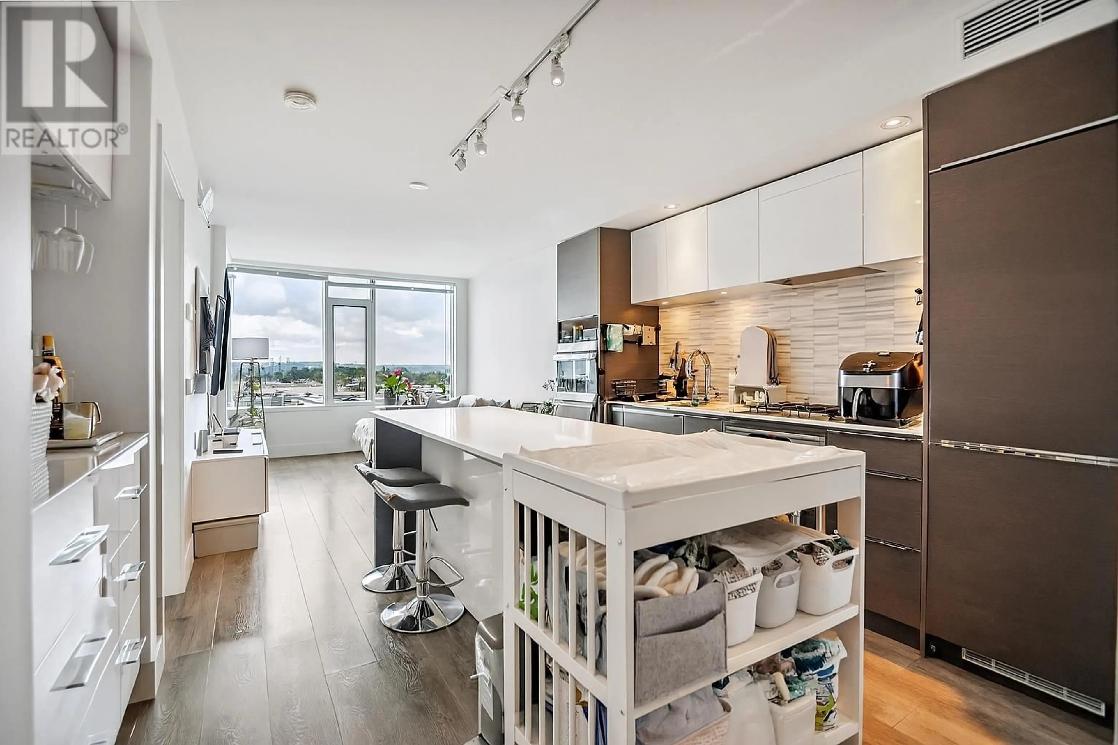 Open concept kitchen, unknown for 1308 - 5233 GILBERT ROAD, Richmond British Columbia V7C0B3