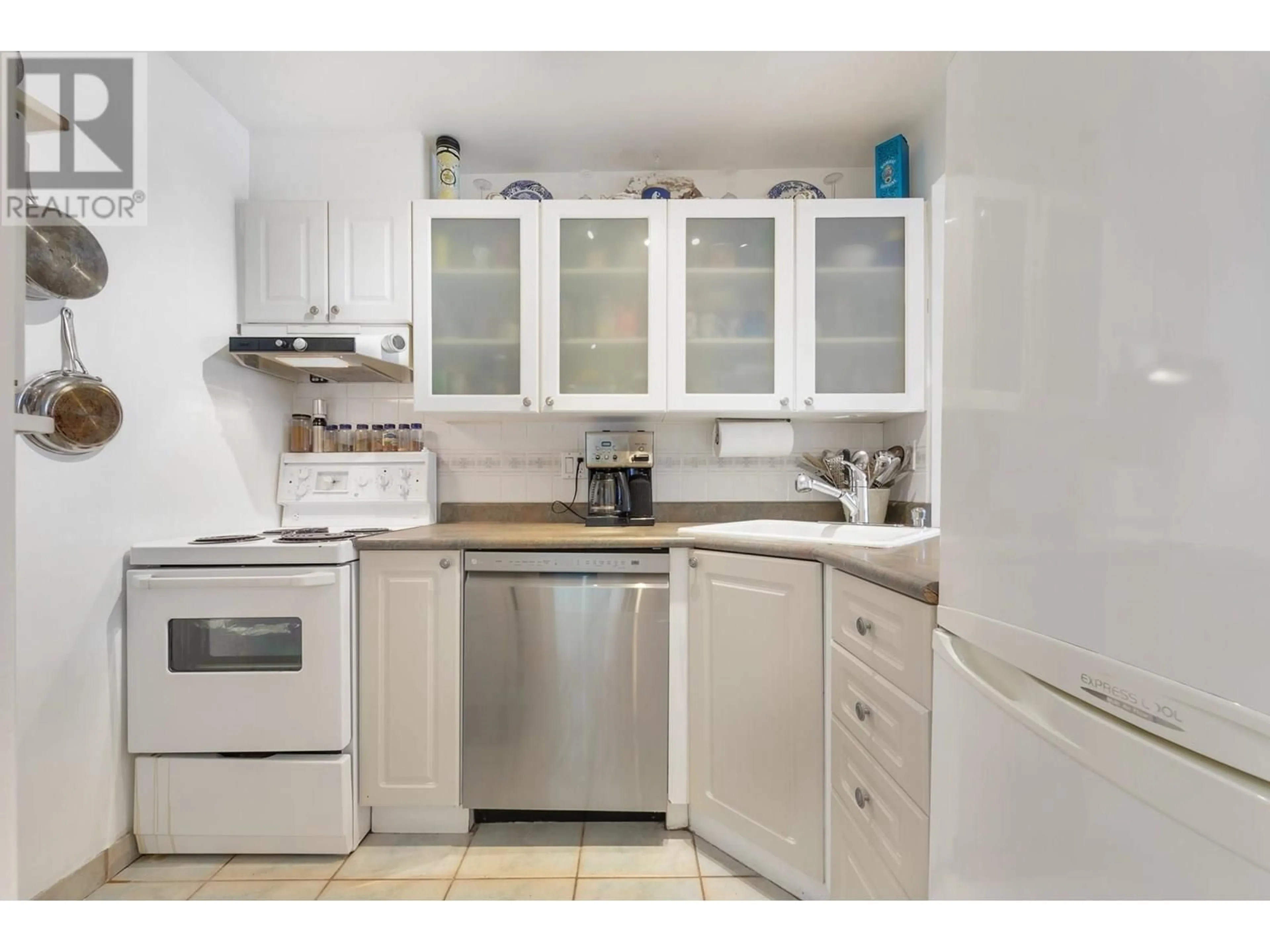 Standard kitchen, ceramic/tile floor for 203 - 2025 STEPHENS STREET, Vancouver British Columbia V6K3W2