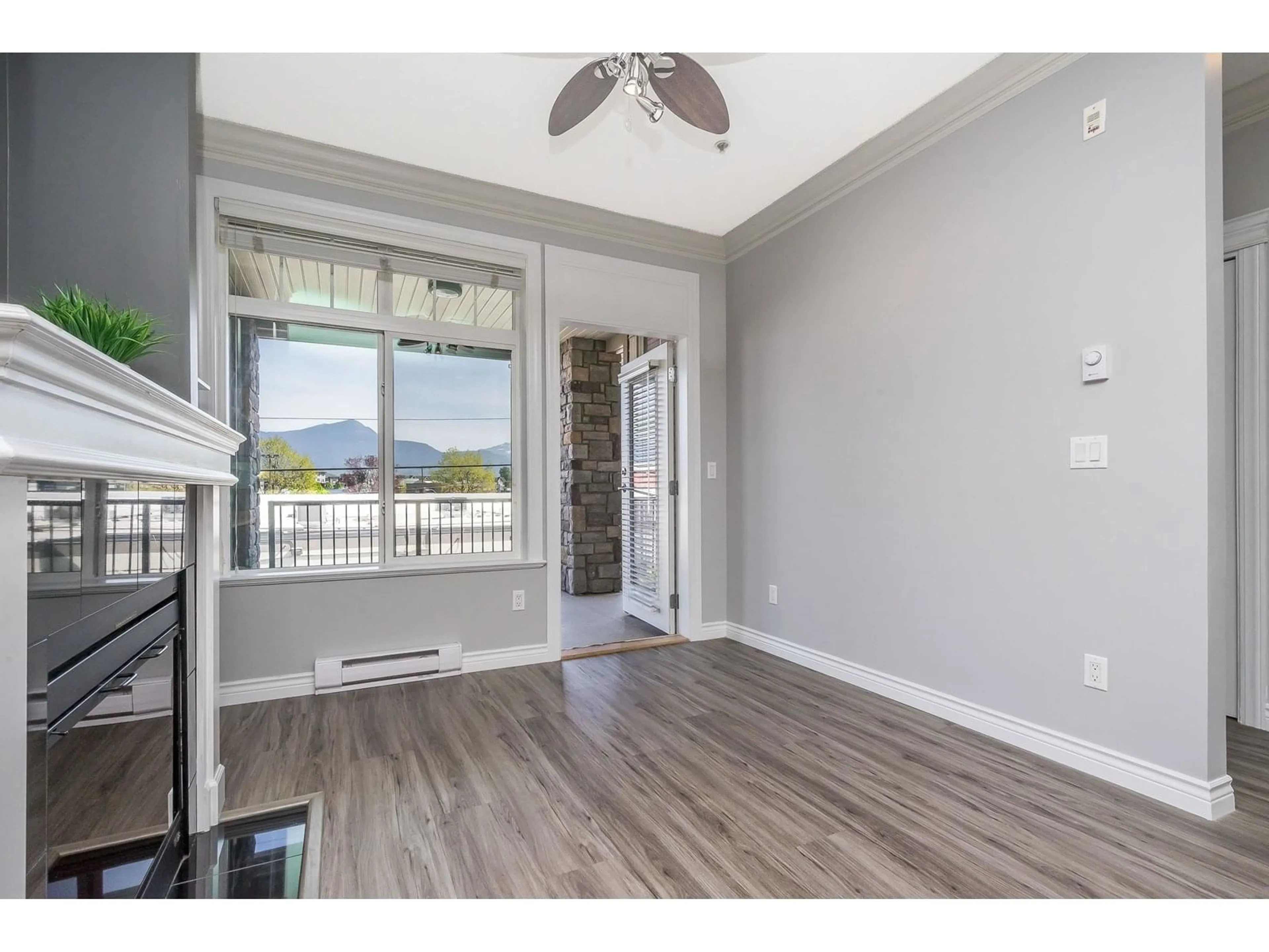 Indoor entryway for 204 - 9108 MARY STREET, Chilliwack British Columbia V2P4J1
