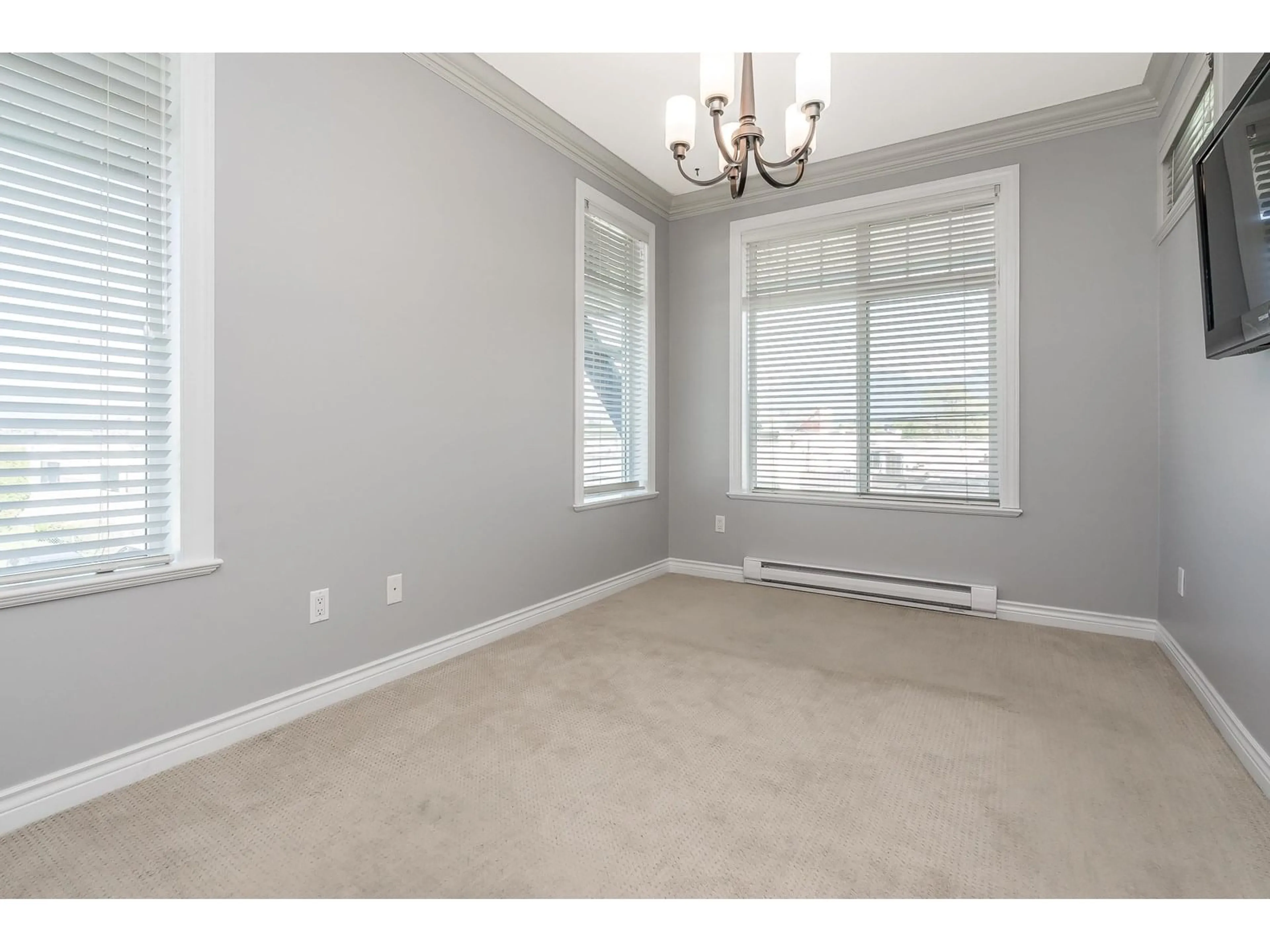 A pic of a room for 204 - 9108 MARY STREET, Chilliwack British Columbia V2P4J1