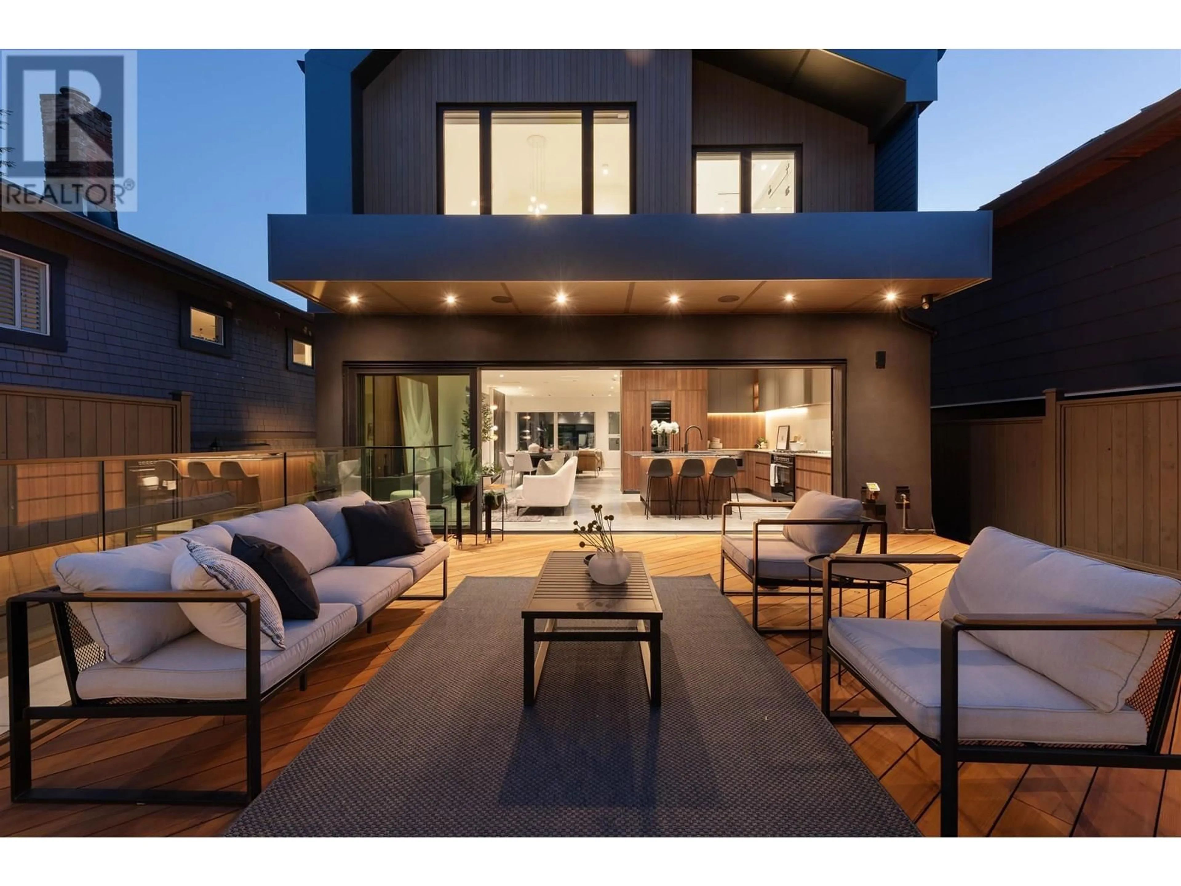 Patio, street for 4520 JAMES STREET, Vancouver British Columbia V5V3J3