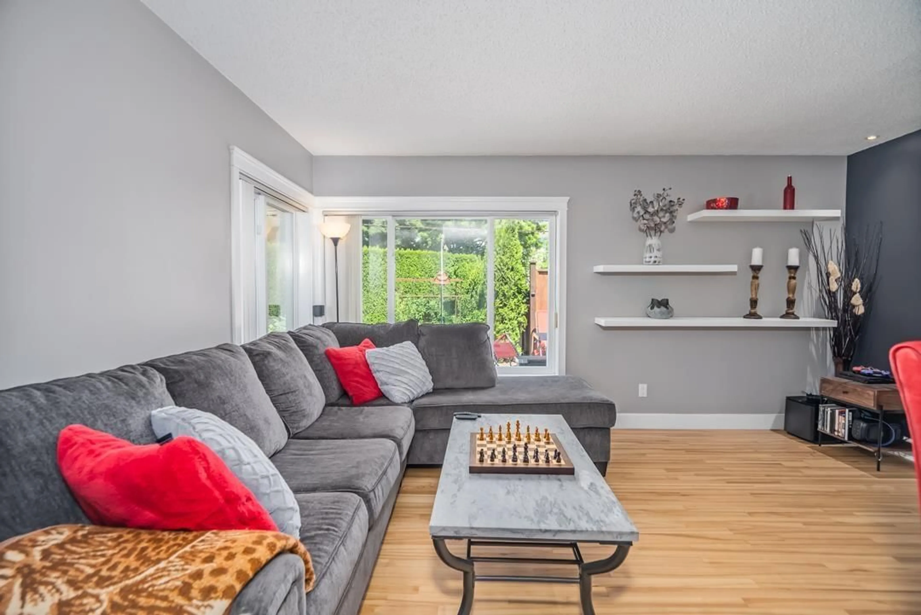 Living room with furniture, unknown for 1 - 20170 MICHAUD, Langley British Columbia V3A4B2