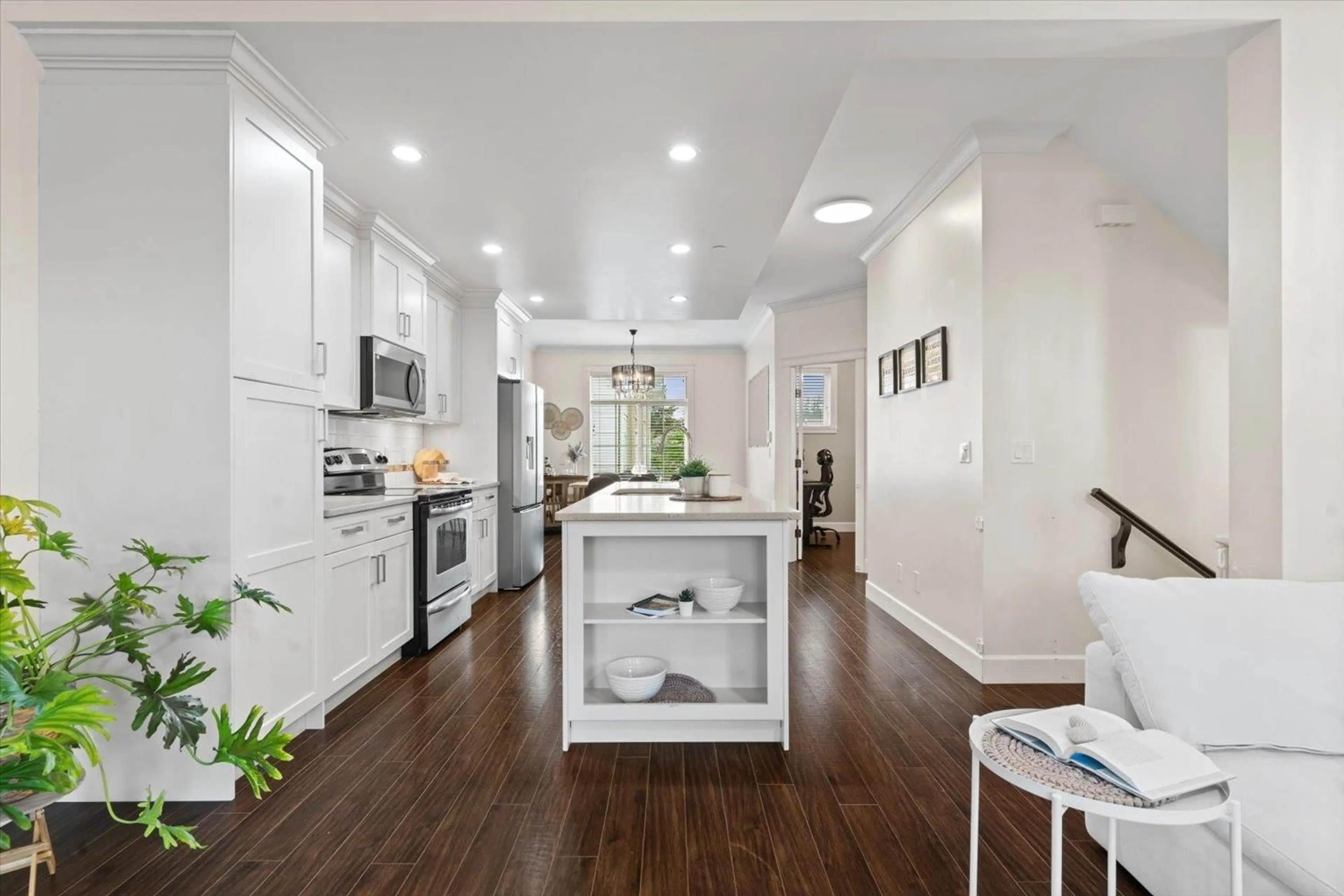 Open concept kitchen, unknown for 34 - 45290 SOOWAHLIE CRESCENT, Chilliwack British Columbia V2R0S6