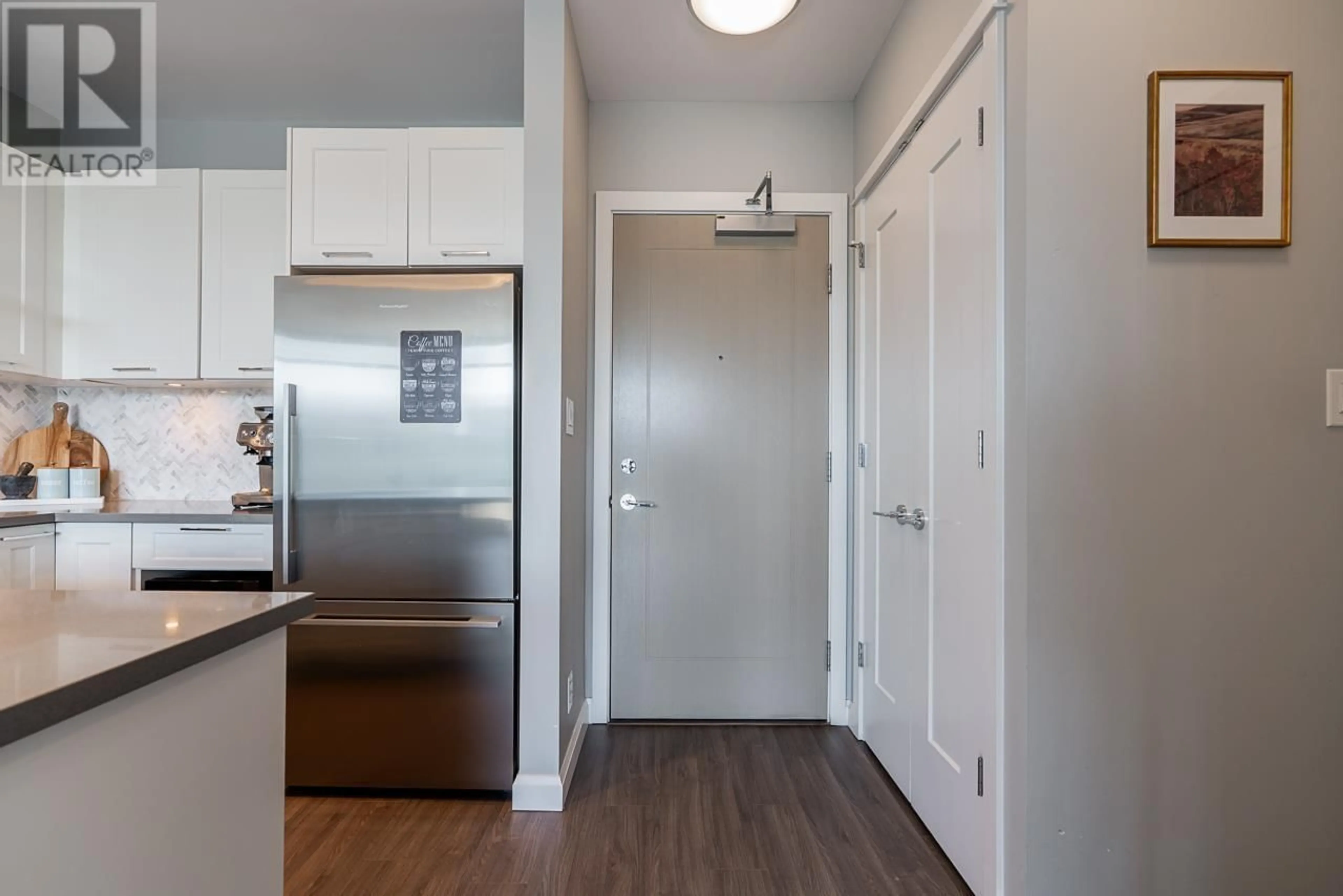 Indoor entryway for 2603 - 520 COMO LAKE AVENUE, Coquitlam British Columbia V3J0E8