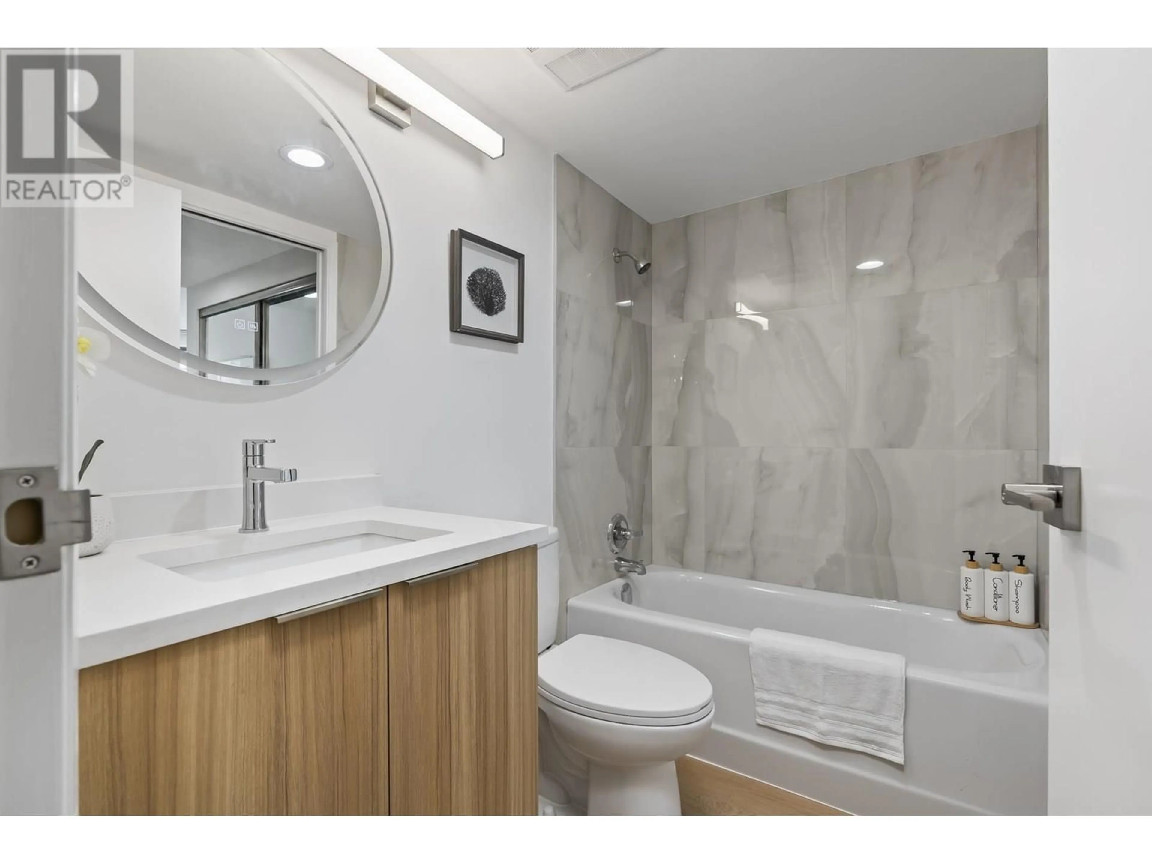Standard bathroom, ceramic/tile floor for 602 - 1771 NELSON STREET, Vancouver British Columbia V6G1M6