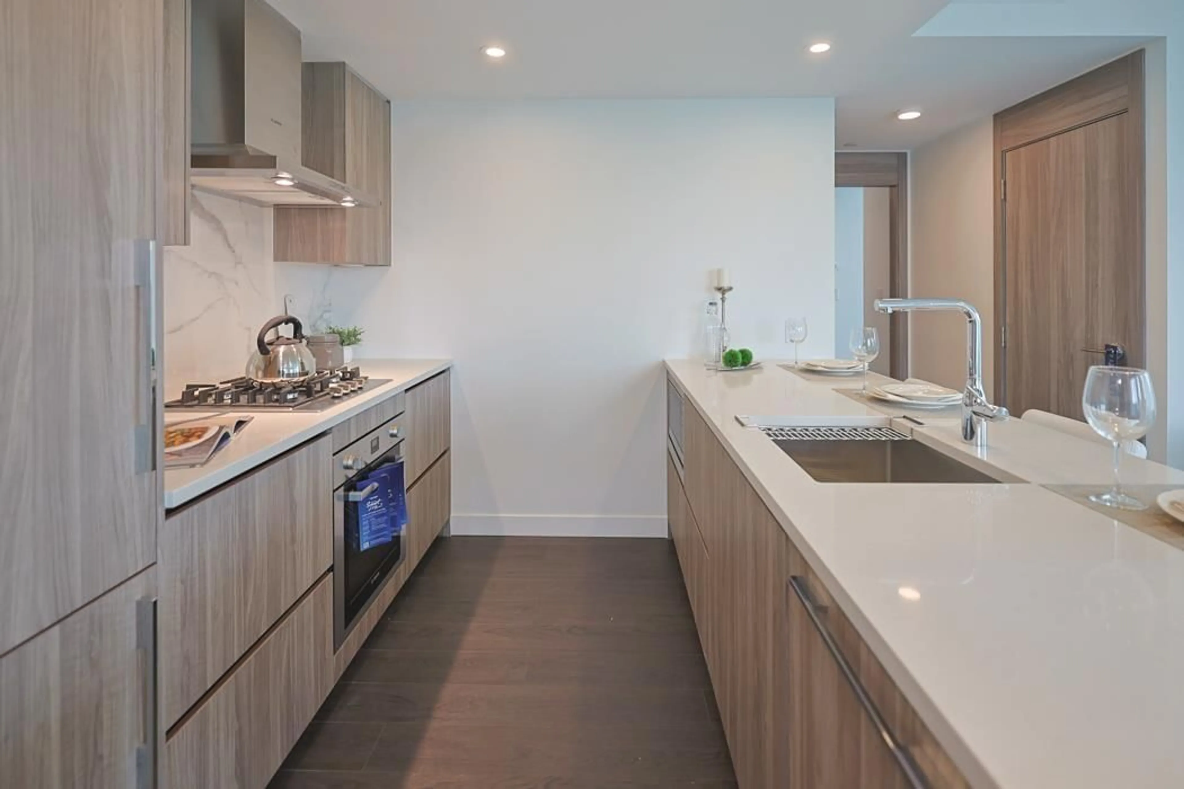Contemporary kitchen, unknown for 1207 - 13768 100TH, Surrey British Columbia V3T0V2