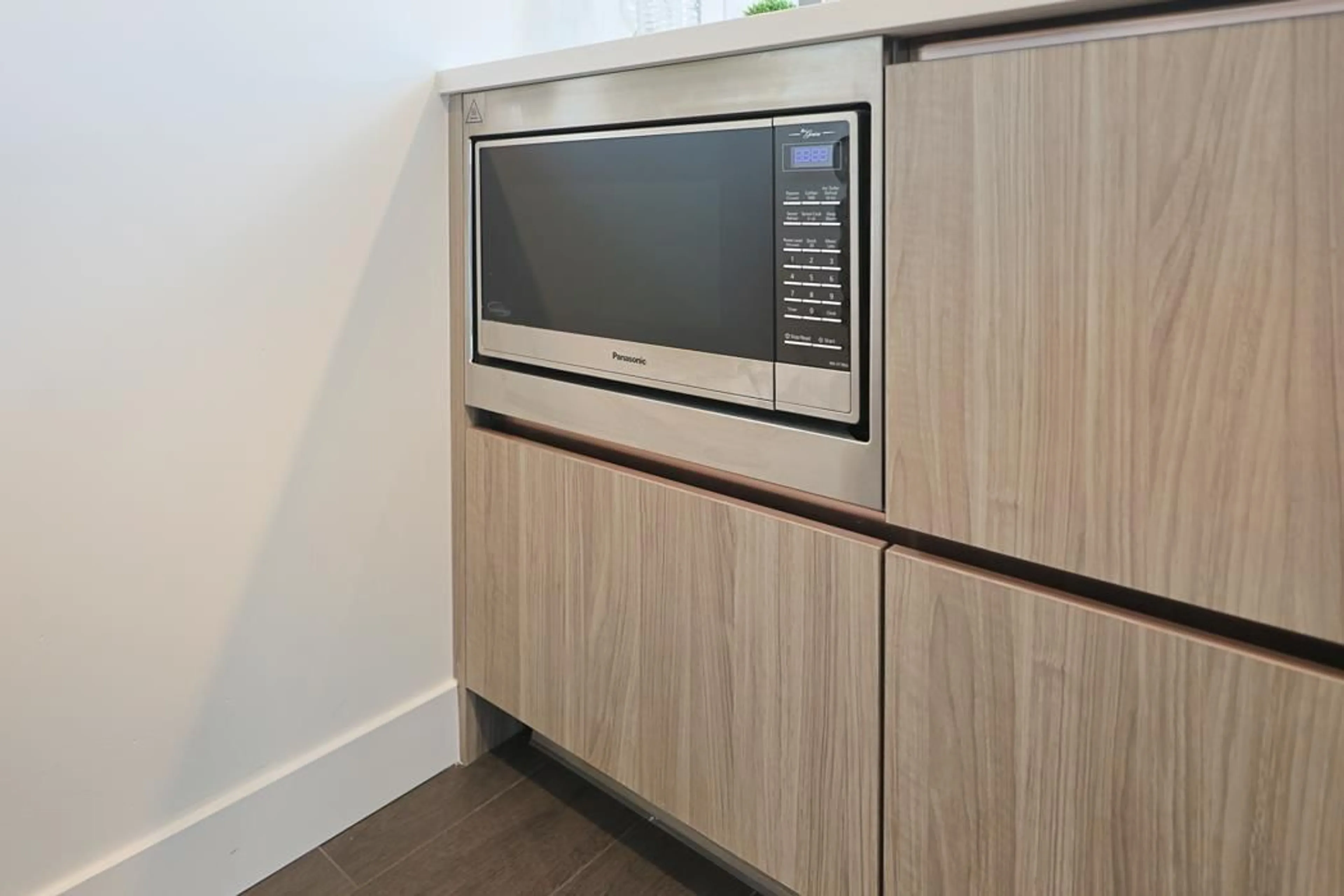 Standard kitchen, unknown for 1207 - 13768 100TH, Surrey British Columbia V3T0V2