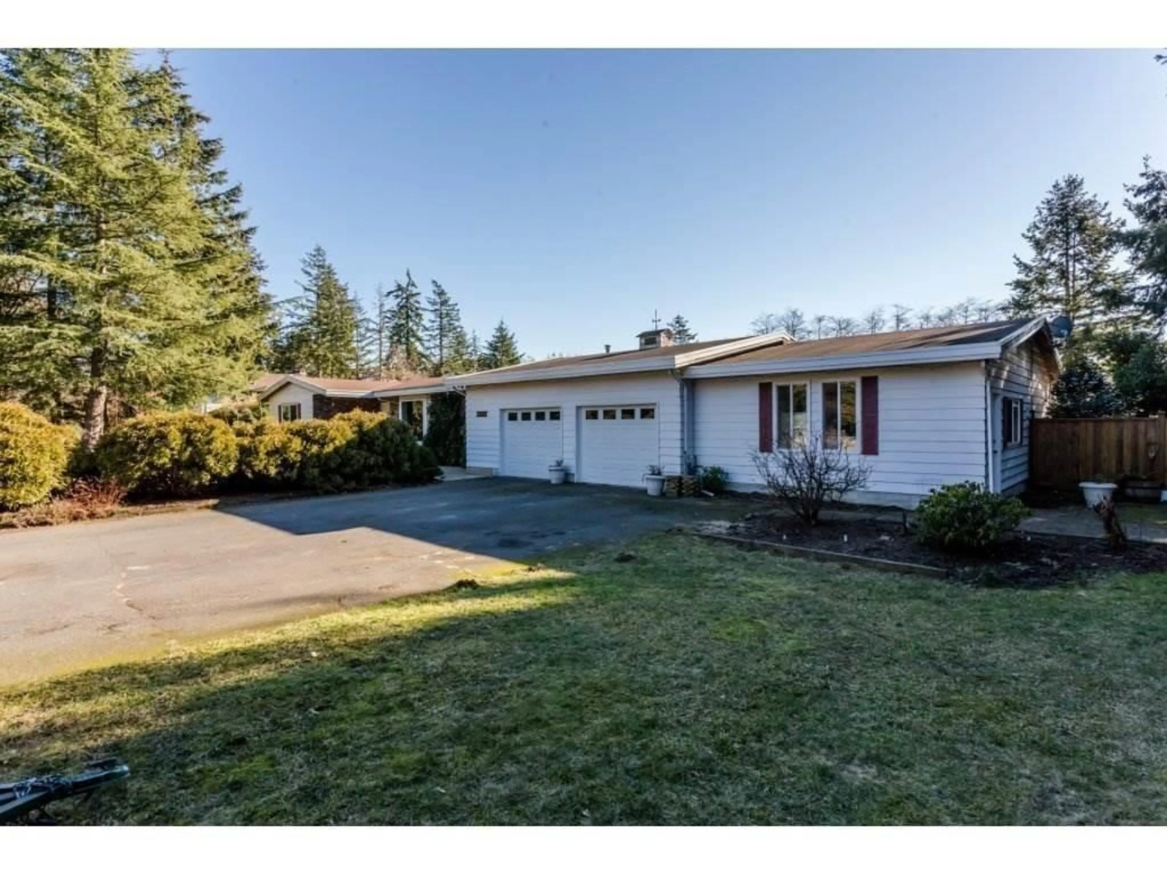 A pic from outside/outdoor area/front of a property/back of a property/a pic from drone, street for 16910 23, Surrey British Columbia V3Z9Z2