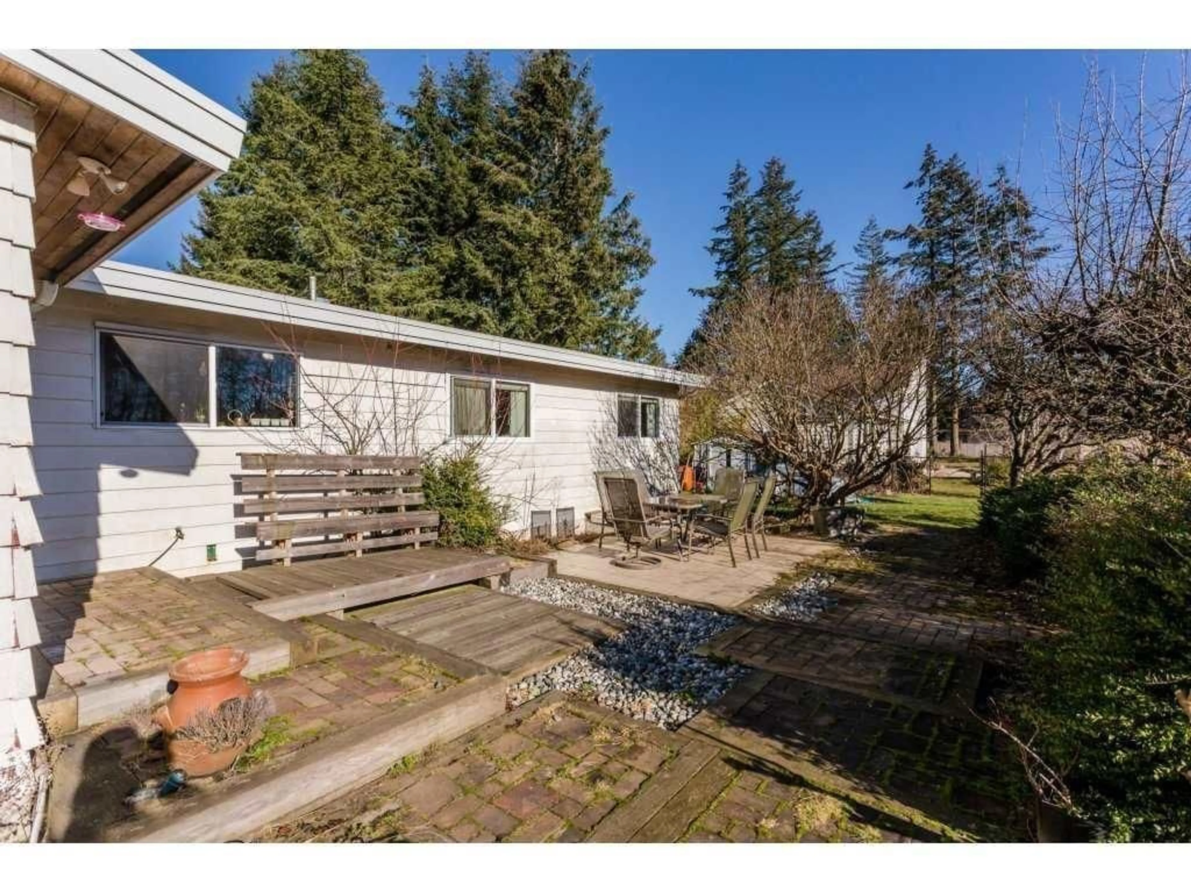 A pic from outside/outdoor area/front of a property/back of a property/a pic from drone, street for 16910 23, Surrey British Columbia V3Z9Z2
