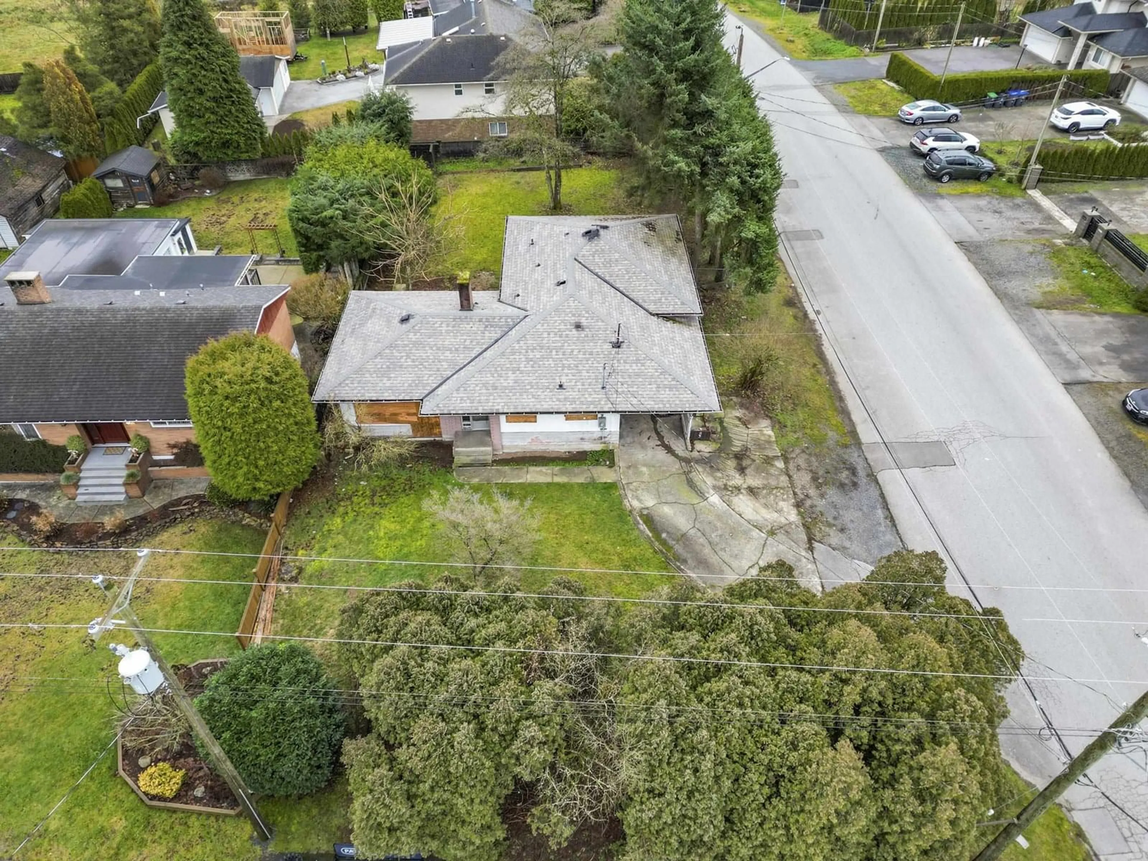 A pic from outside/outdoor area/front of a property/back of a property/a pic from drone, street for 14200 GROSVENOR, Surrey British Columbia V3R5H2
