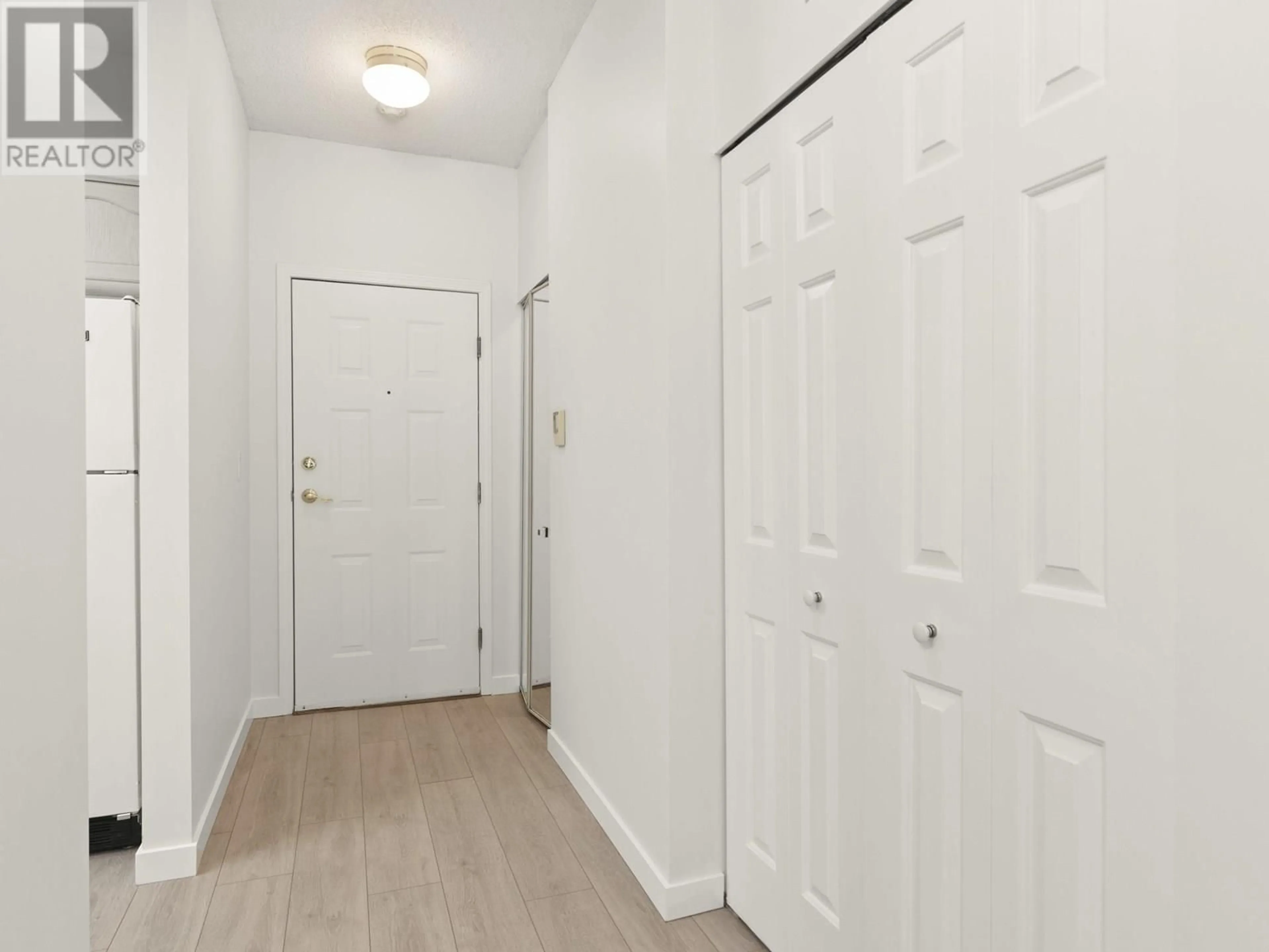Indoor entryway for 110 - 8560 GENERAL CURRIE ROAD, Richmond British Columbia V6Y1M2