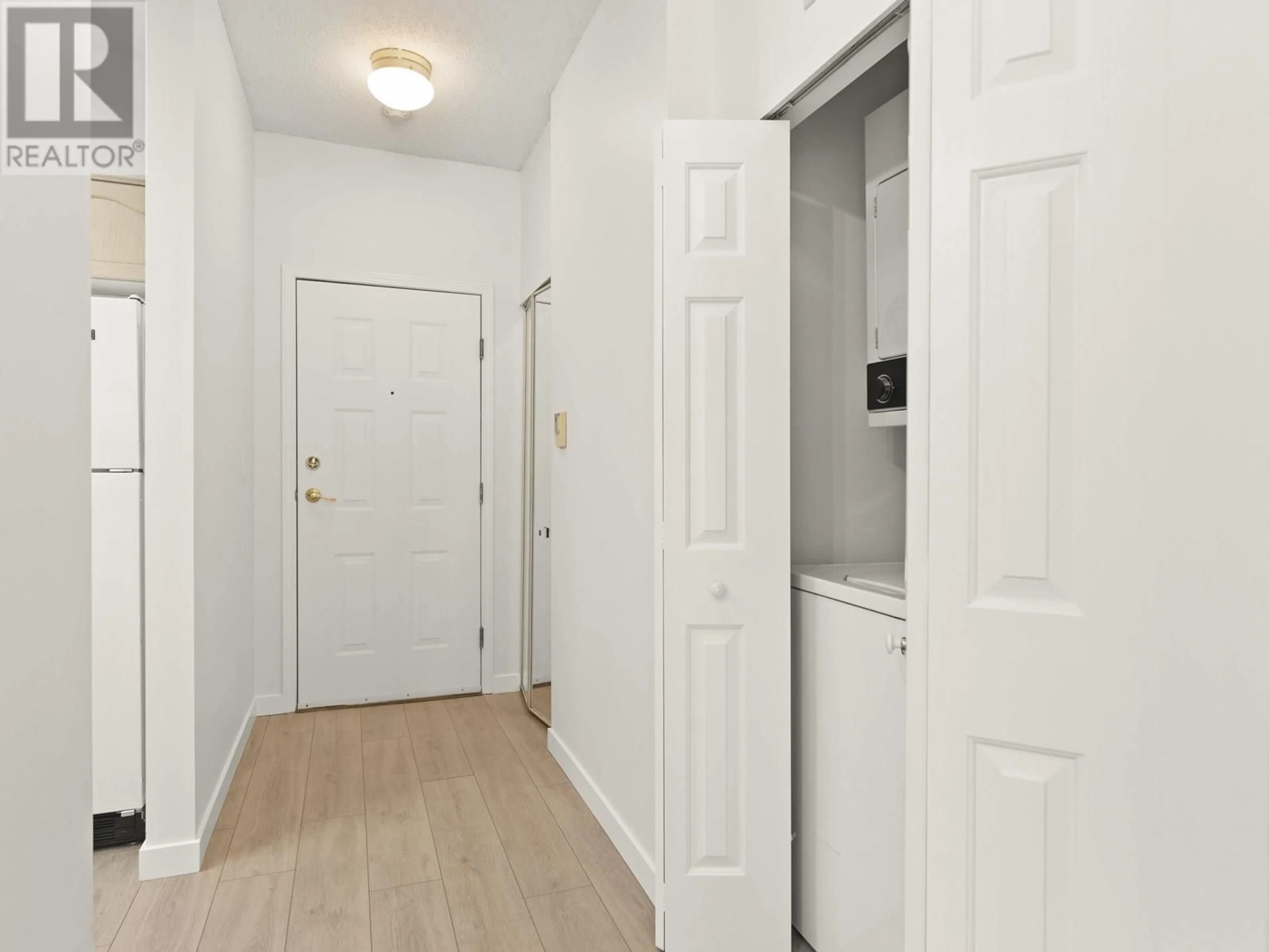 Indoor entryway for 110 - 8560 GENERAL CURRIE ROAD, Richmond British Columbia V6Y1M2