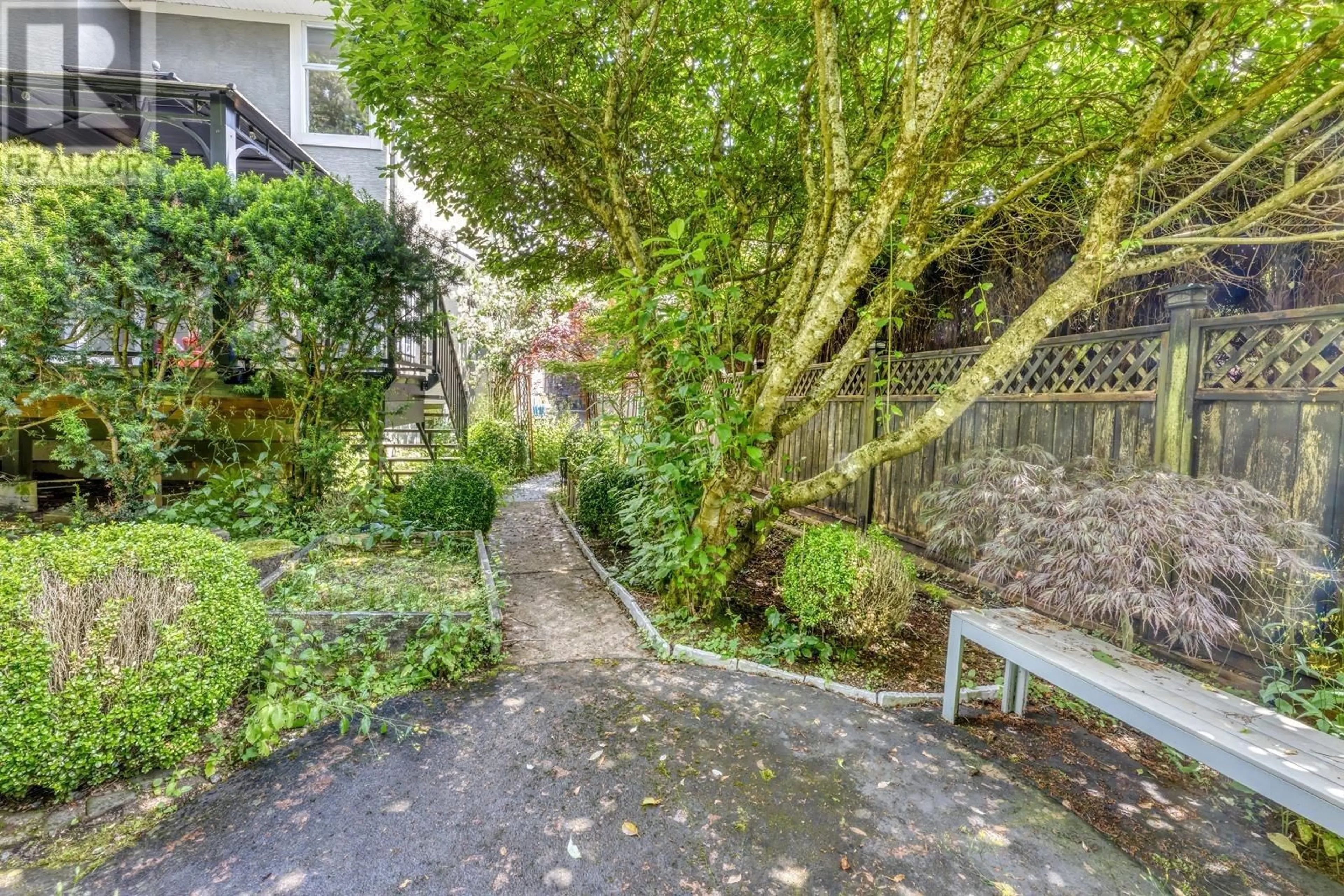 Patio, street for 1576 BRAMBLE LANE, Coquitlam British Columbia V3E2T5