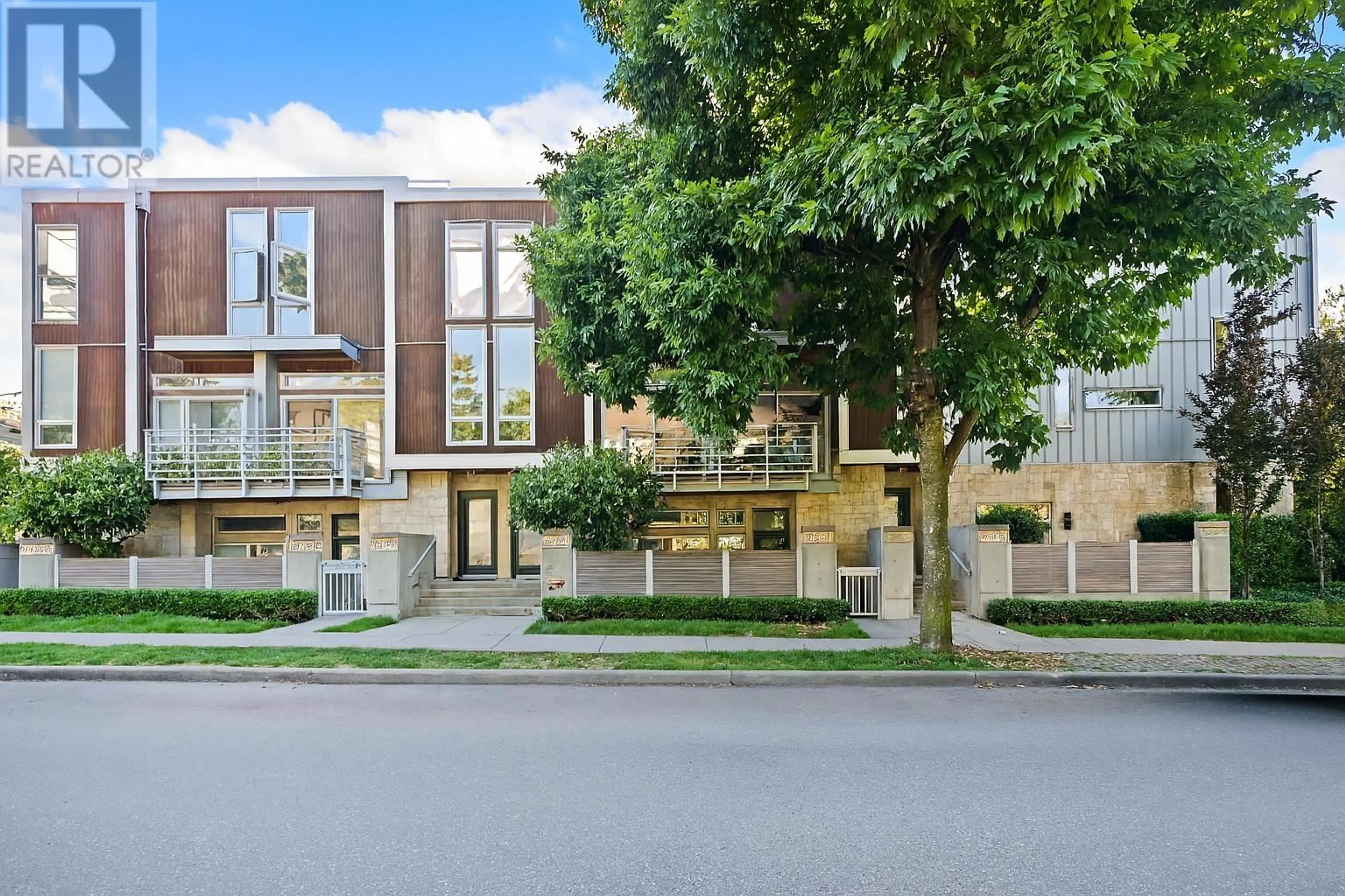 Unknown for 2333 BRUNSWICK STREET, Vancouver British Columbia V5T1M8