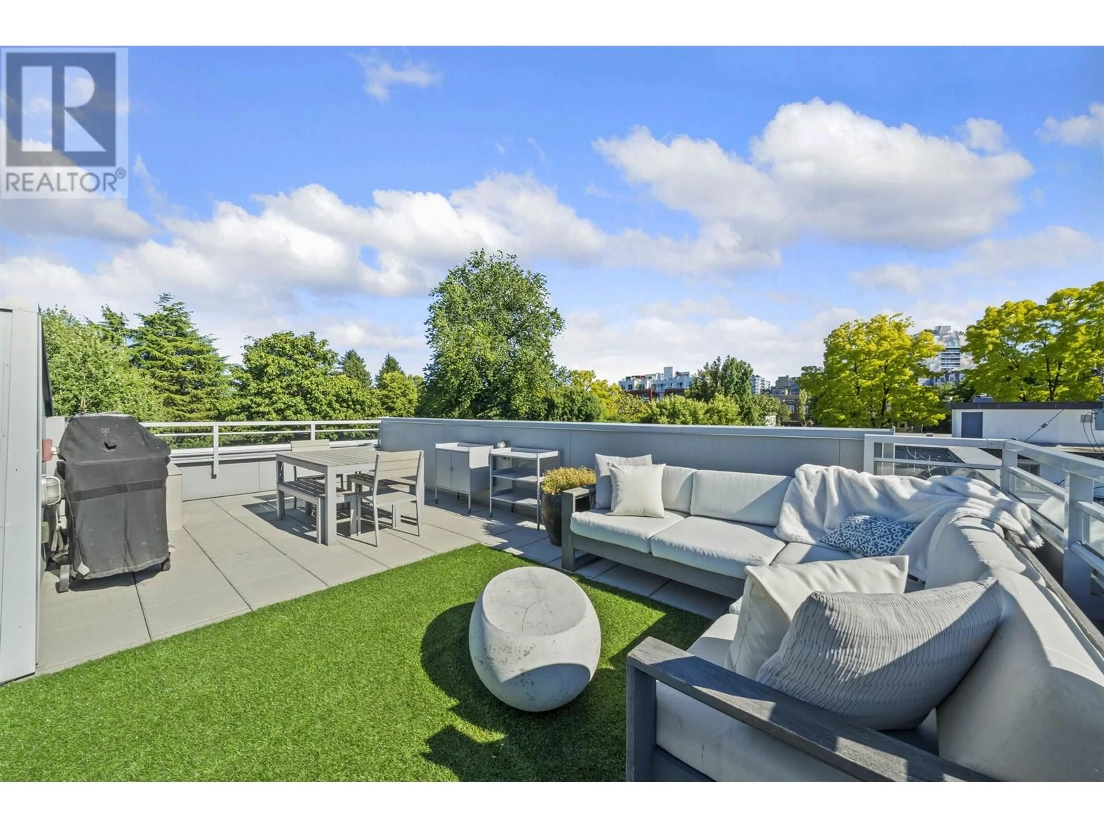 Patio, unknown for 2333 BRUNSWICK STREET, Vancouver British Columbia V5T1M8