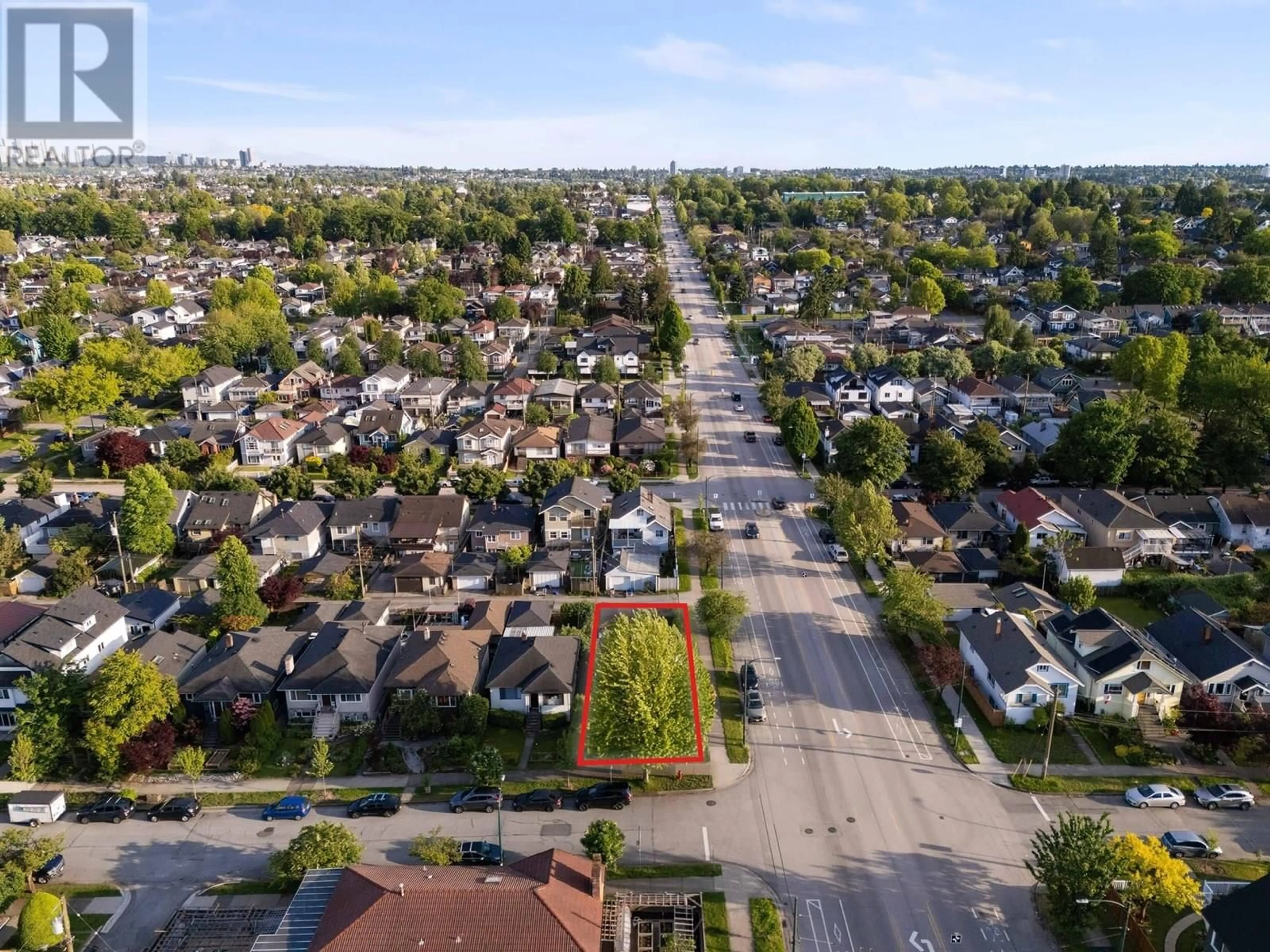 A pic from outside/outdoor area/front of a property/back of a property/a pic from drone, street for 622 NANAIMO STREET, Vancouver British Columbia V5L4S3