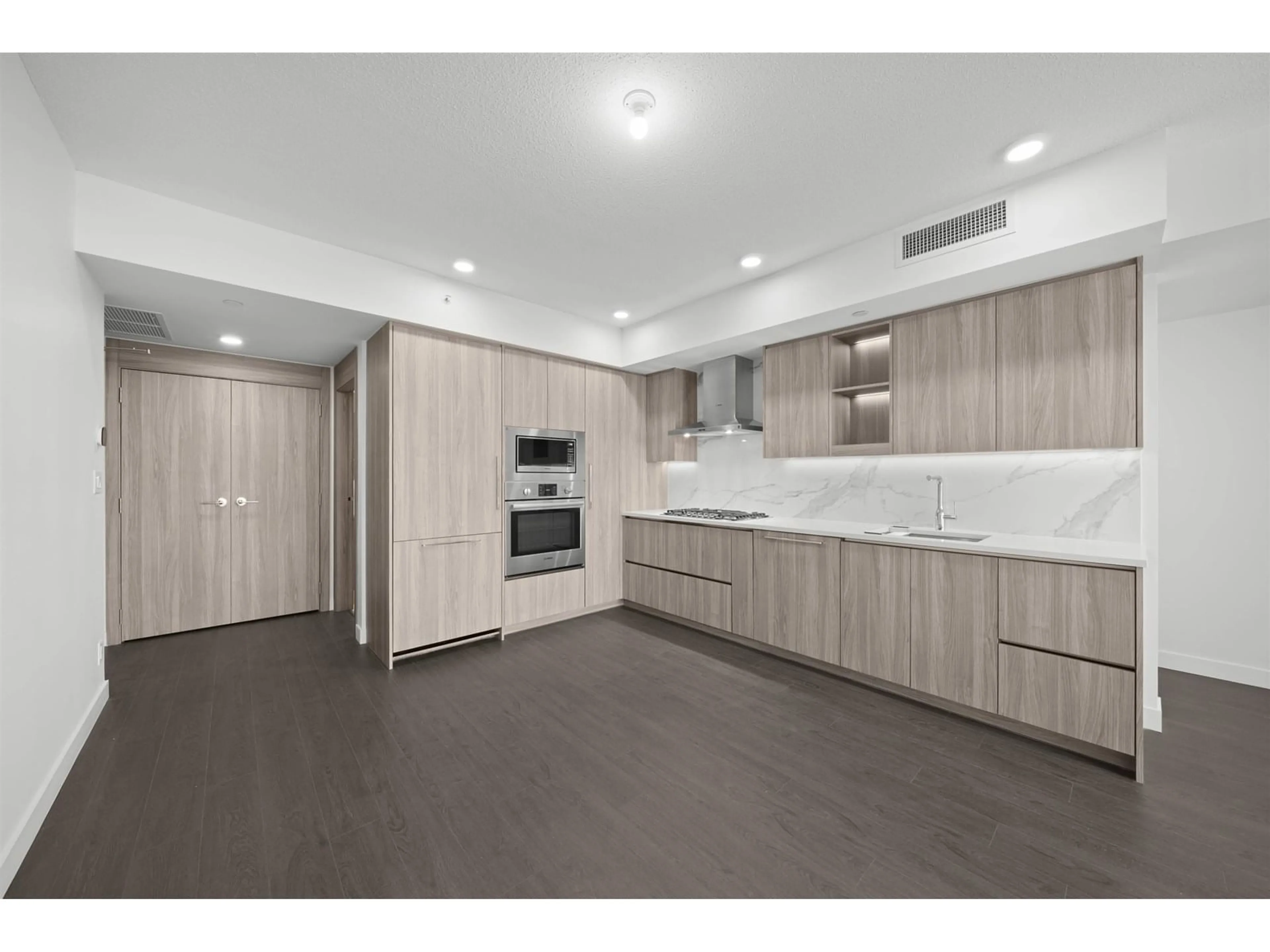 Open concept kitchen, unknown for 3004 - 13778 100, Surrey British Columbia V3T0V3