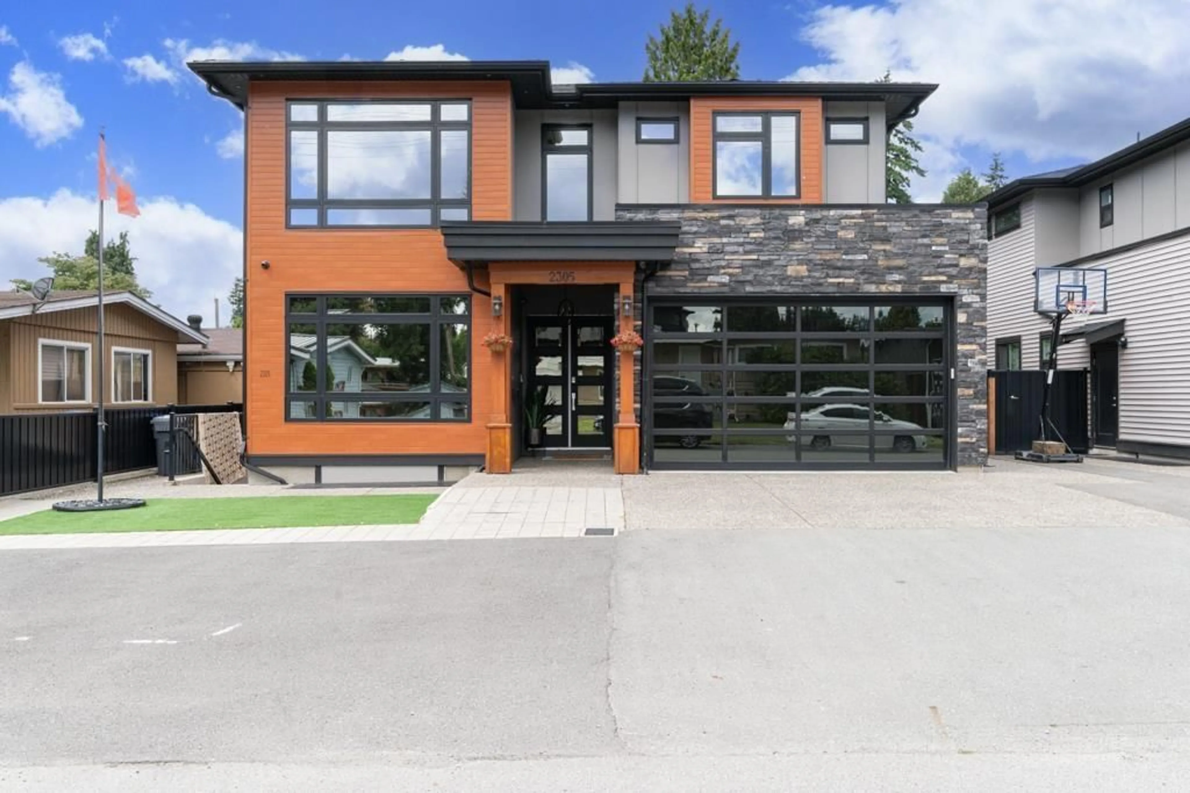 Home with brick exterior material, street for 2305 LYNDEN, Abbotsford British Columbia V2T3B8