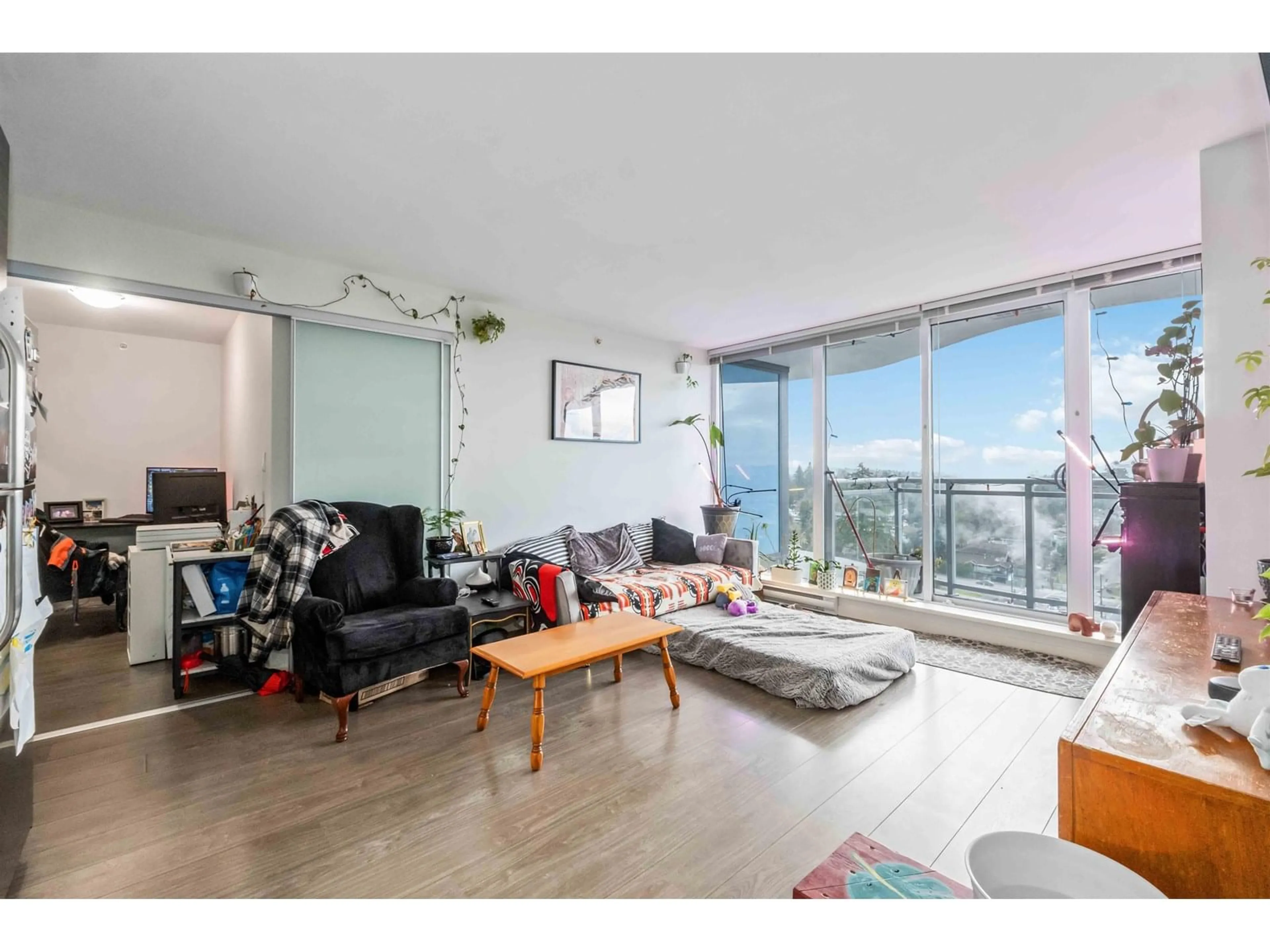 Living room with furniture, unknown for 13303 CENTRAL, Surrey British Columbia V3T0K6