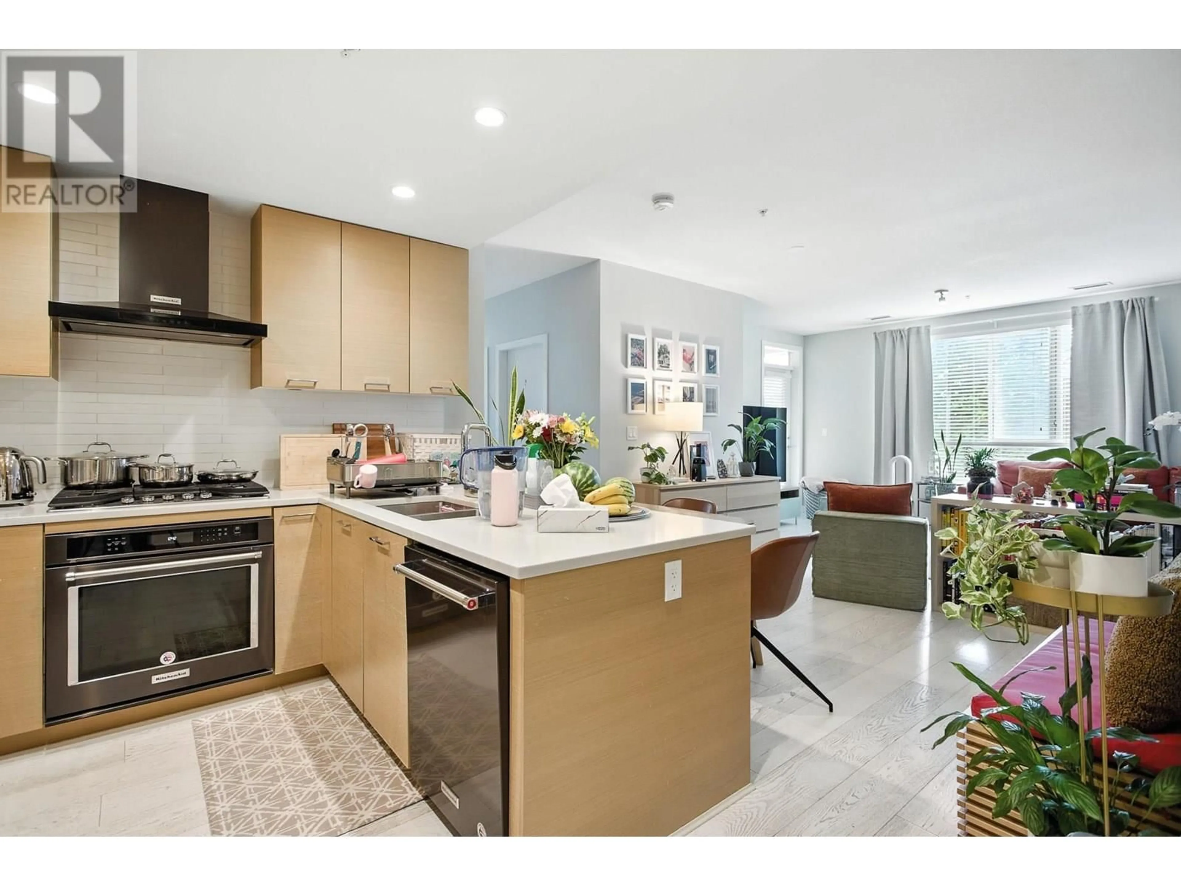 Open concept kitchen, ceramic/tile floor for 412 - 3581 ROSS DRIVE, Vancouver British Columbia V6S0K5