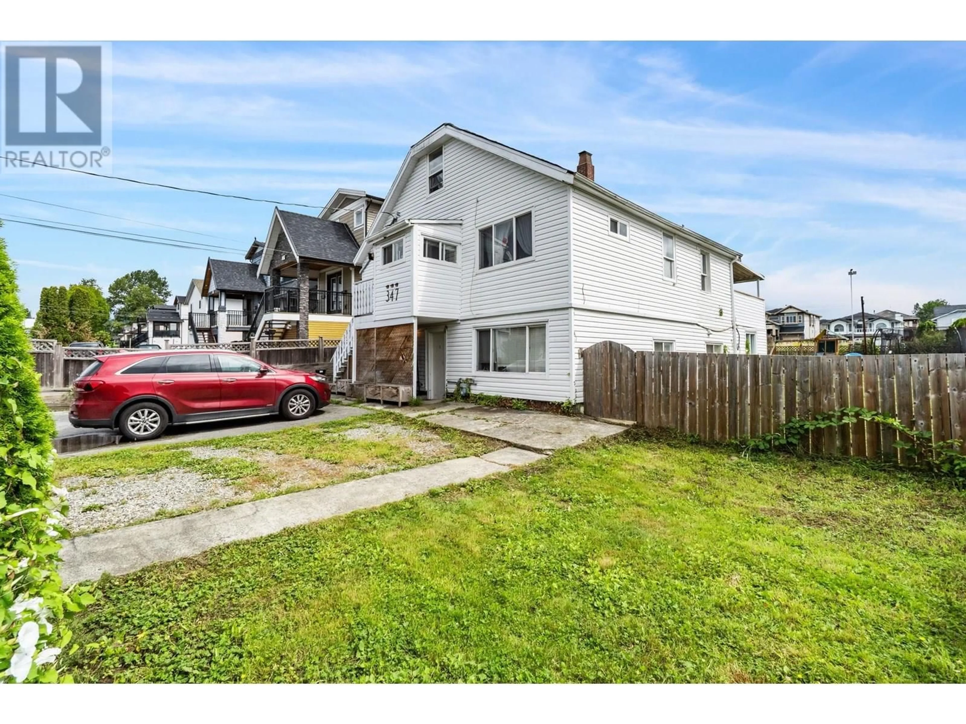 A pic from outside/outdoor area/front of a property/back of a property/a pic from drone, street for 347 PEMBINA STREET, New Westminster British Columbia V3M5J5