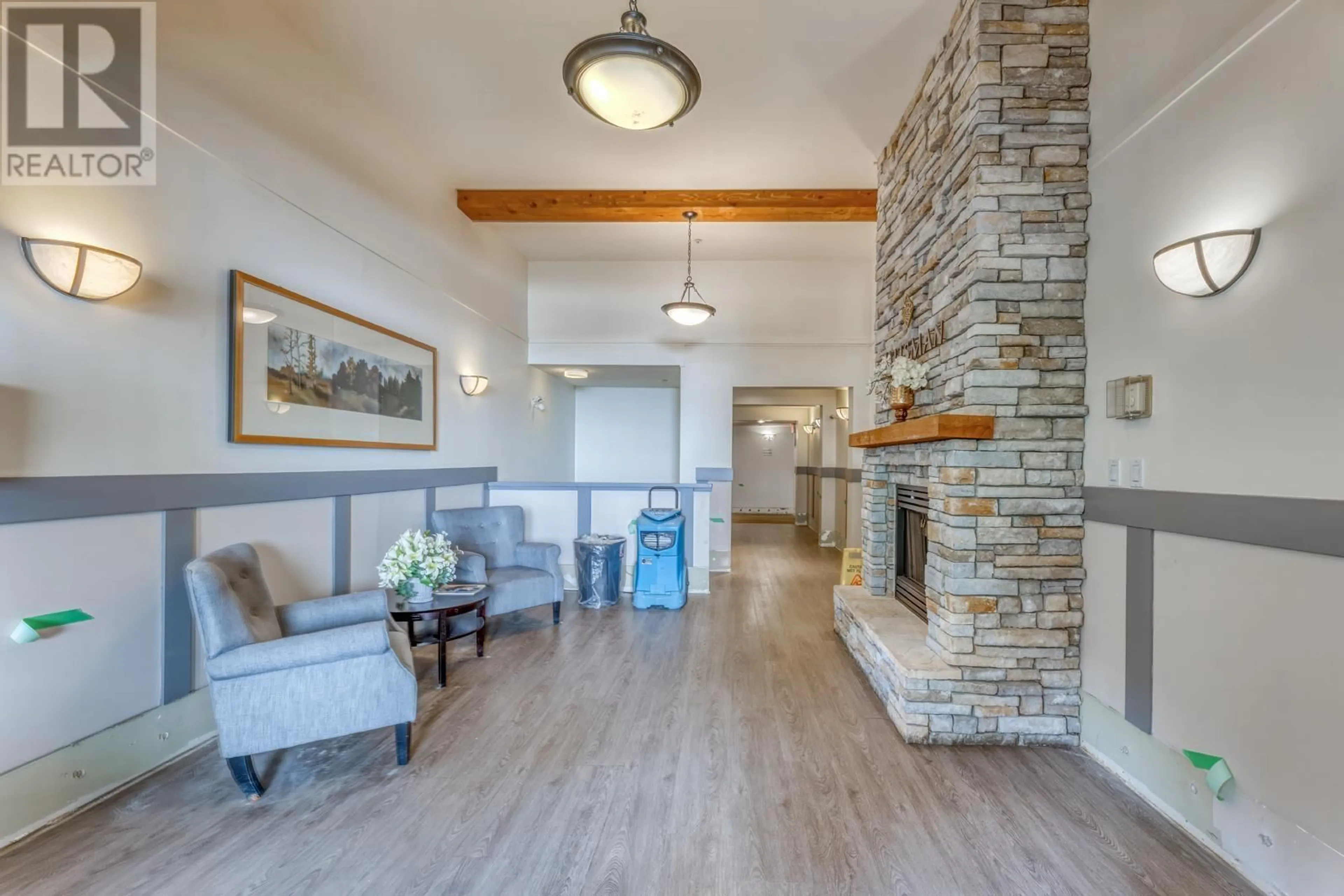 Unknown for 211 - 1420 PARKWAY BOULEVARD, Coquitlam British Columbia V3E3J6