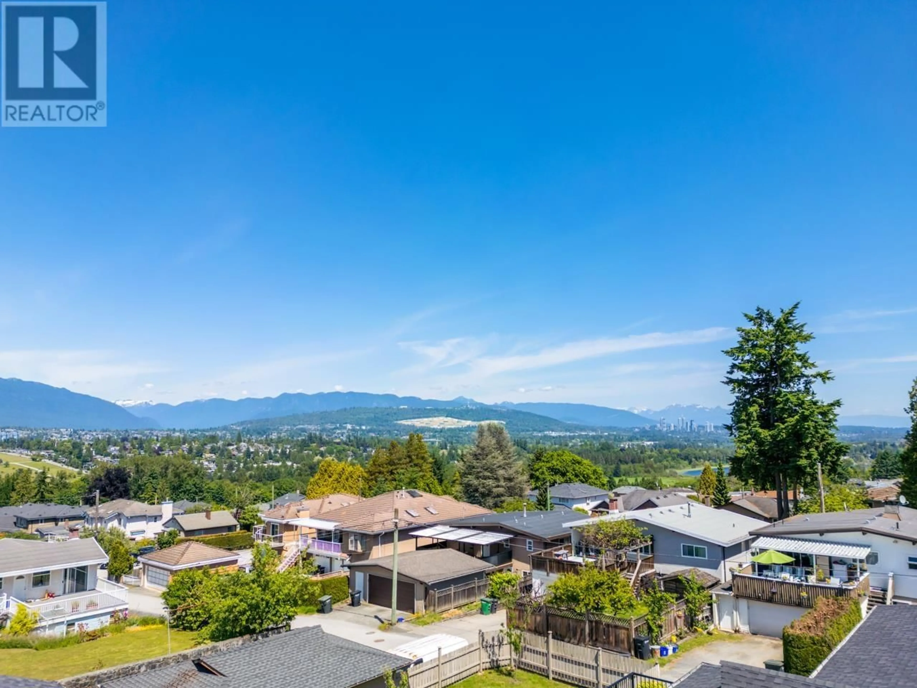 A pic from outside/outdoor area/front of a property/back of a property/a pic from drone, mountain view for 4849 SHEPHERD STREET, Burnaby British Columbia V5H1L6