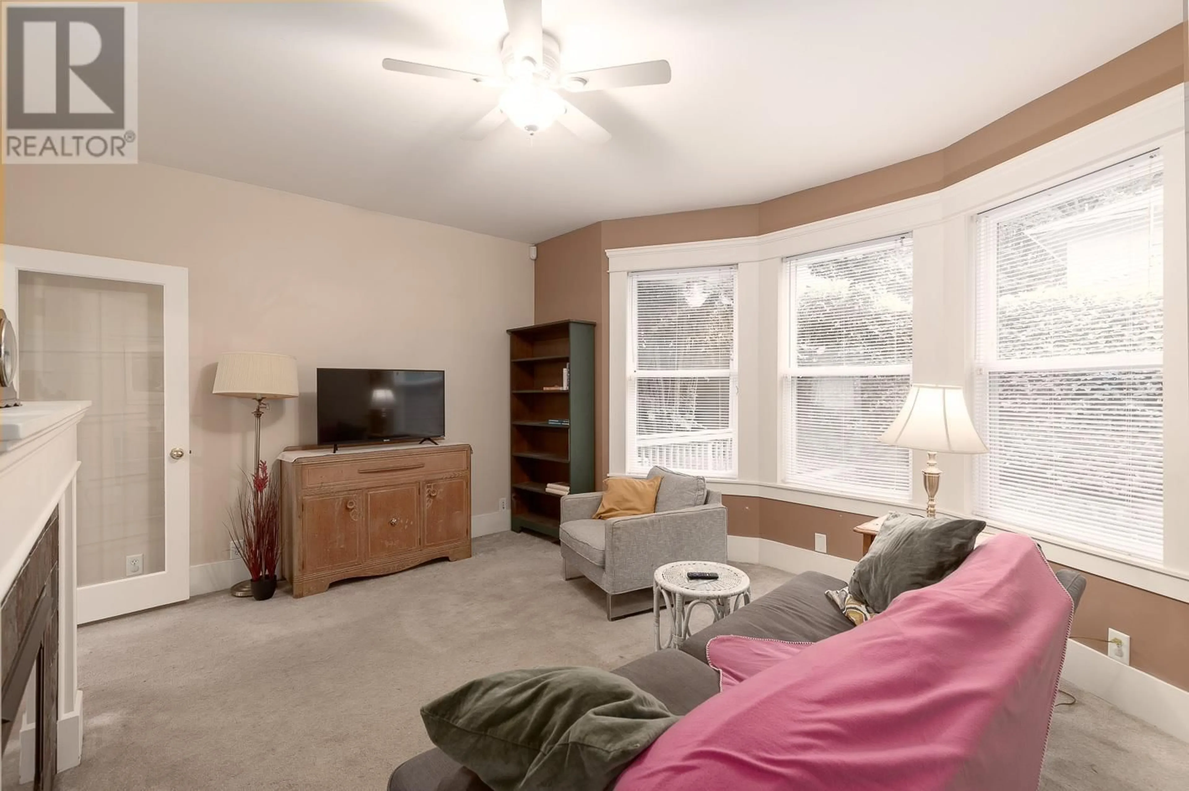 Living room with furniture, unknown for 832 SALSBURY DRIVE, Vancouver British Columbia V5L4A2