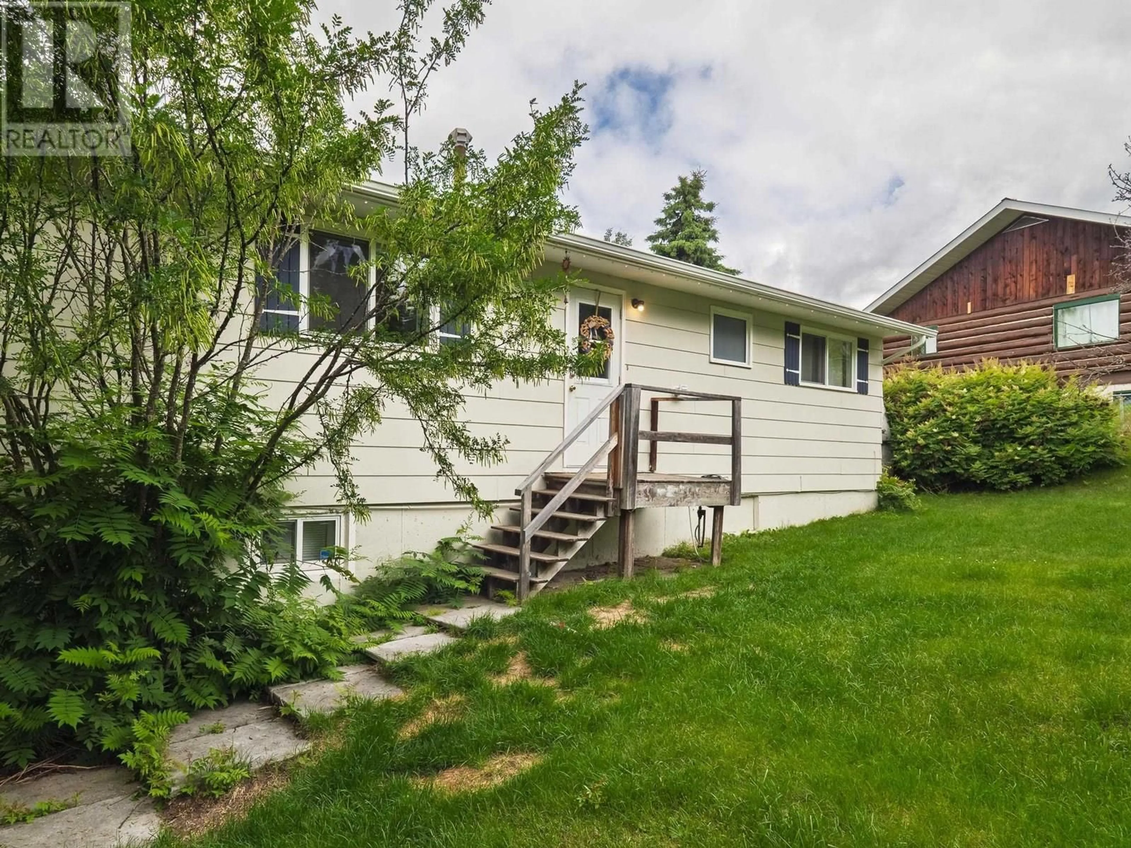 Home with vinyl exterior material, street for 3586 ALDERWOOD COURT, Prince George British Columbia V2K1N3