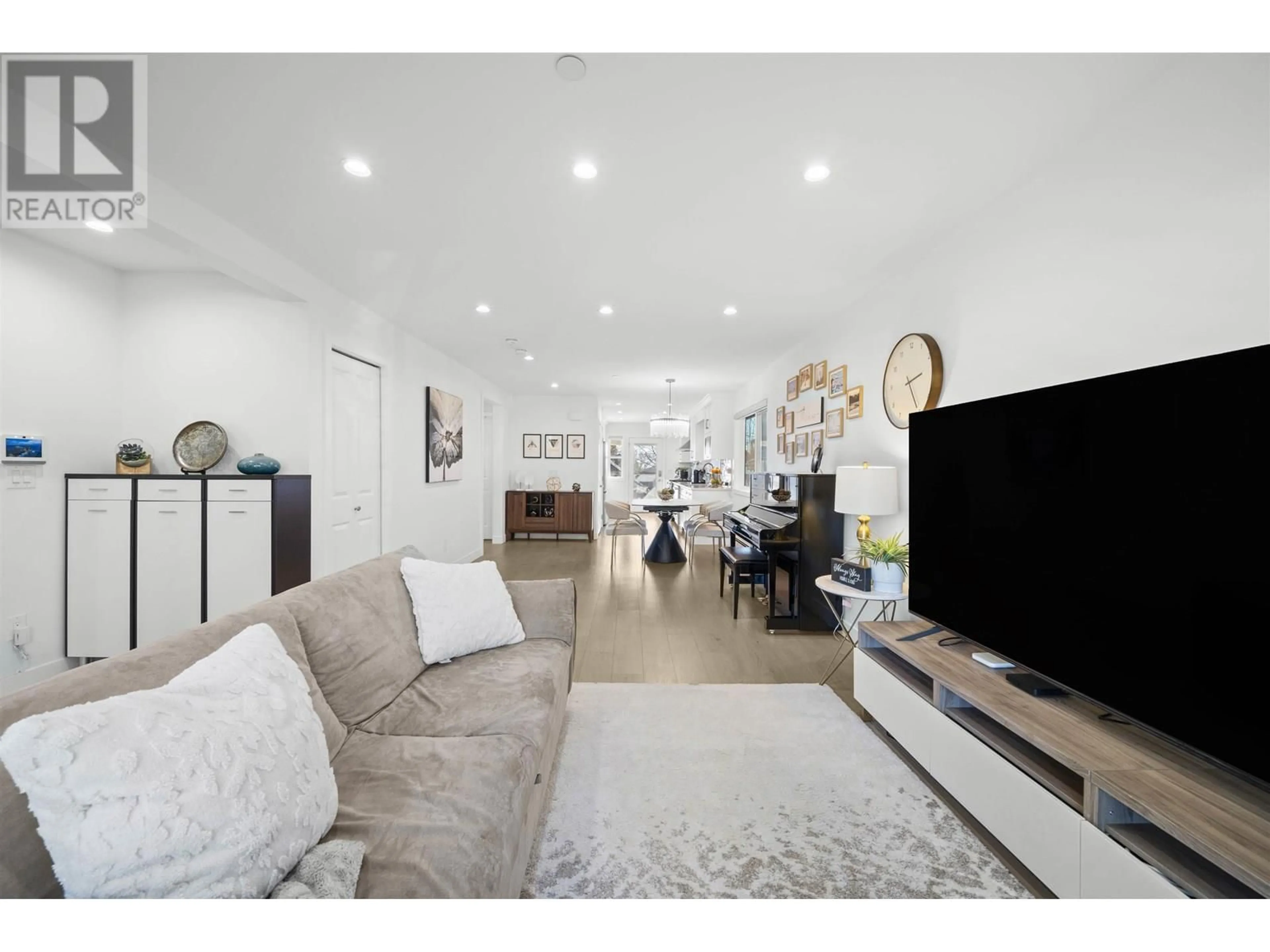 Living room with furniture, unknown for 870 59TH AVENUE, Vancouver British Columbia V6P1X7