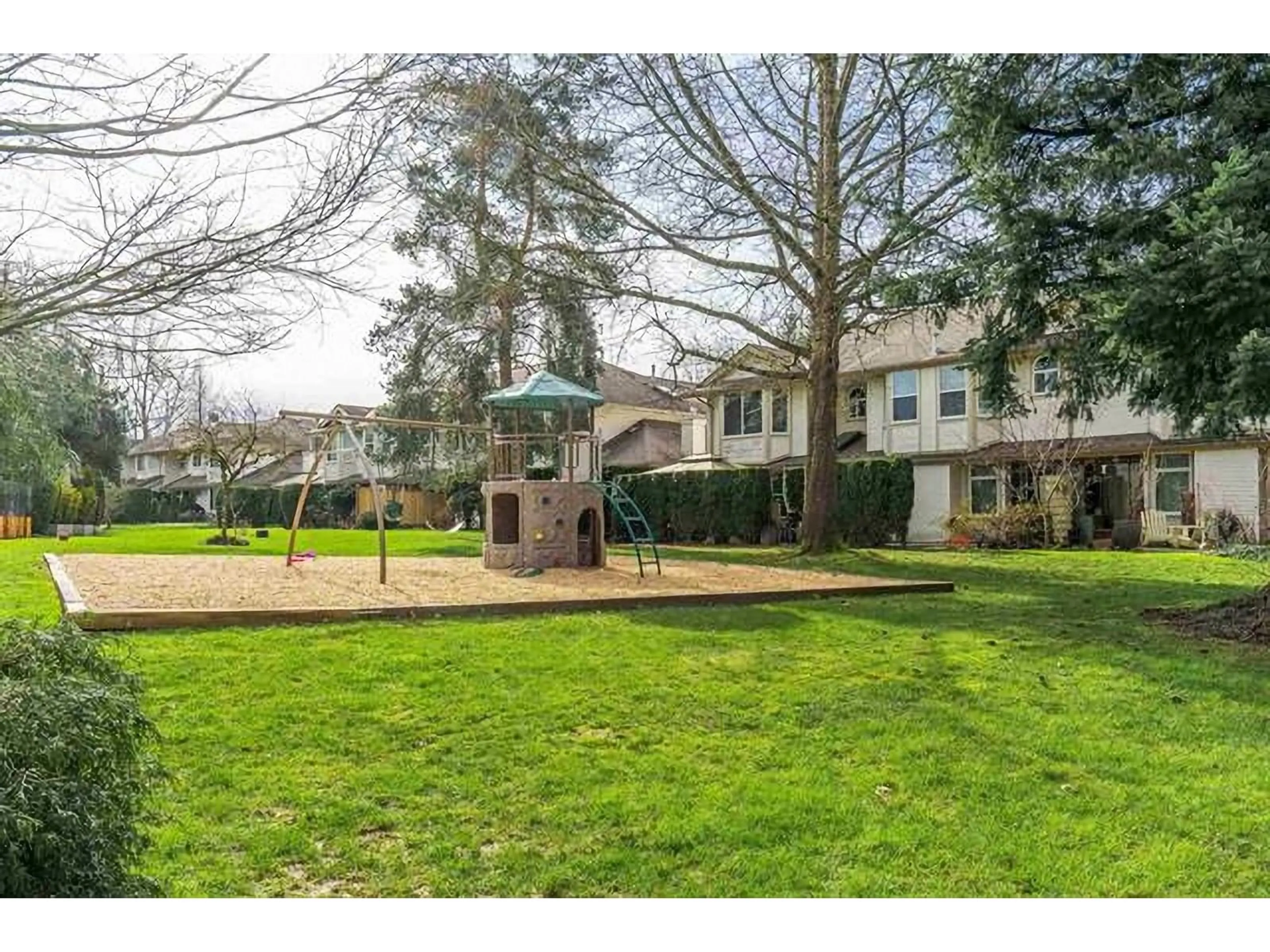 A pic from outside/outdoor area/front of a property/back of a property/a pic from drone, street for 100 - 9045 WALNUT GROVE, Langley British Columbia V1M2E1