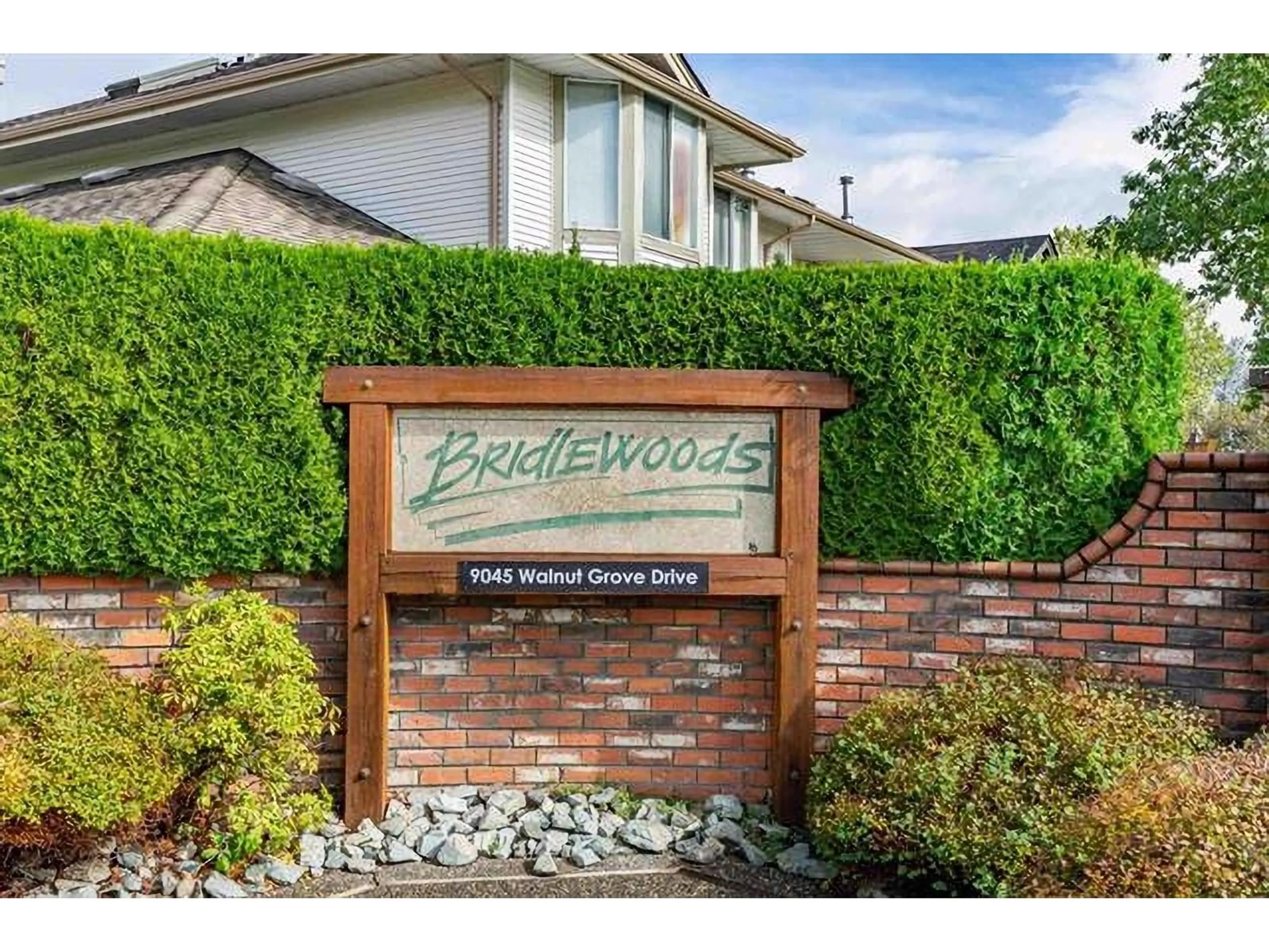 Unknown for 100 - 9045 WALNUT GROVE, Langley British Columbia V1M2E1