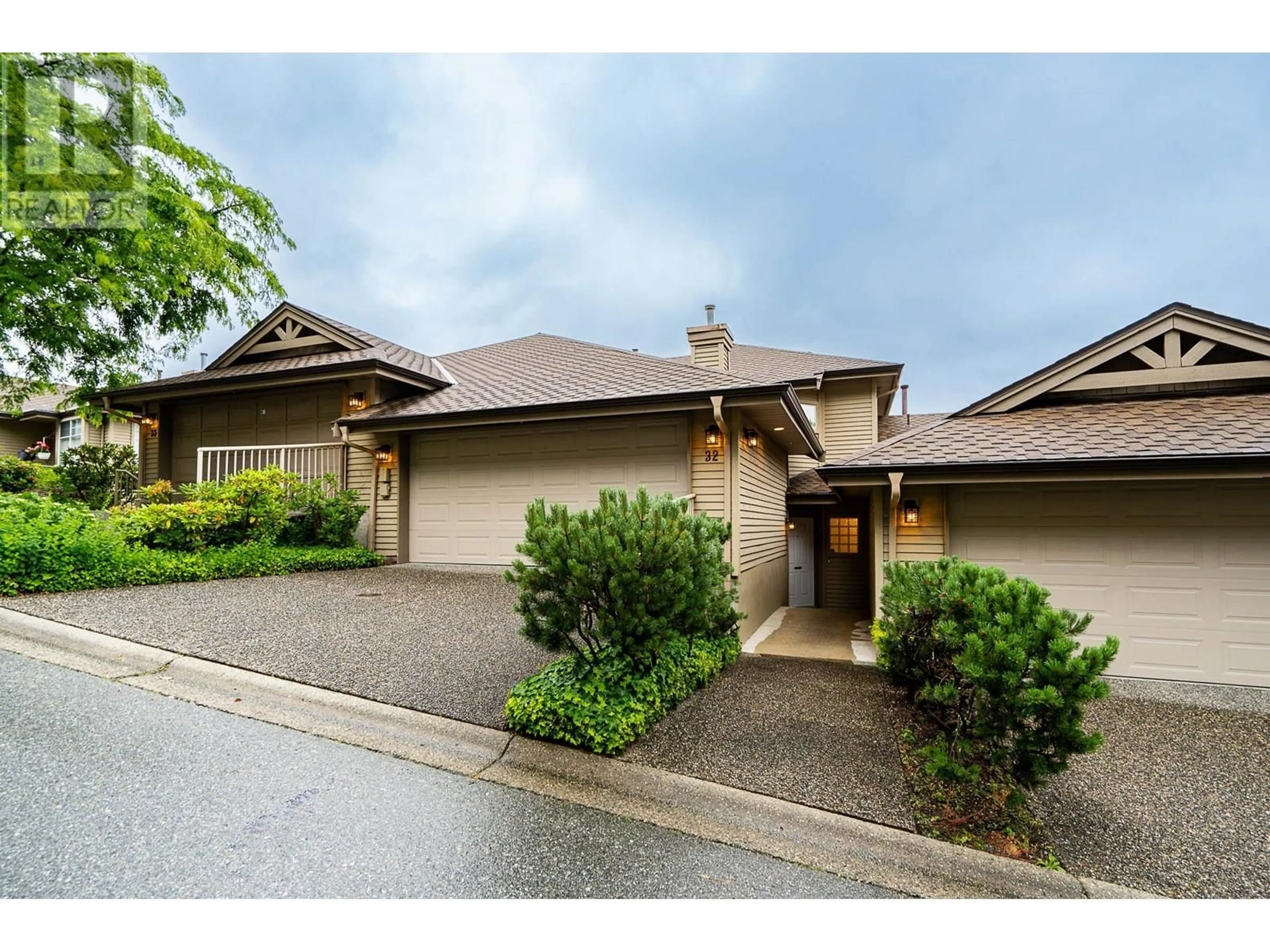 A pic from outside/outdoor area/front of a property/back of a property/a pic from drone, street for 32 - 2979 PANORAMA DRIVE, Coquitlam British Columbia V3E2W8