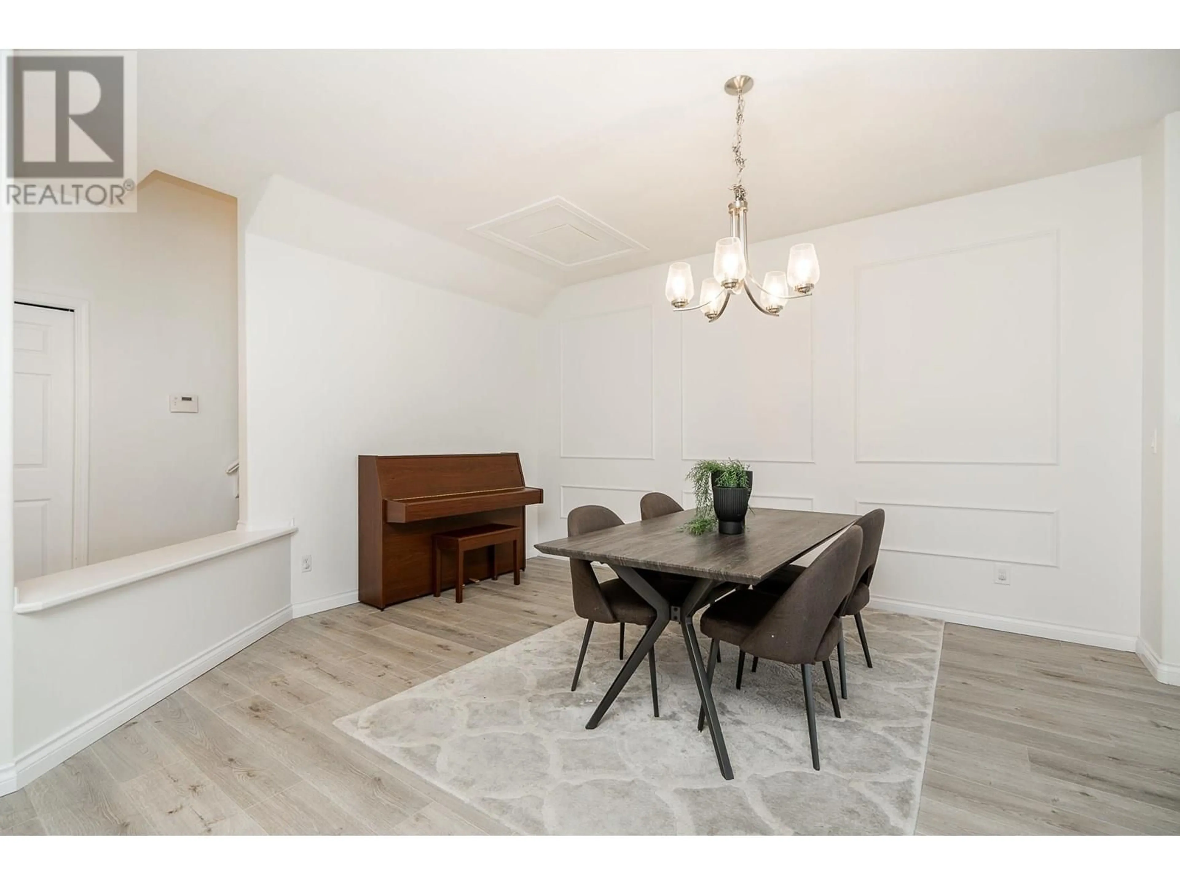 Dining room, wood/laminate floor for 32 - 2979 PANORAMA DRIVE, Coquitlam British Columbia V3E2W8