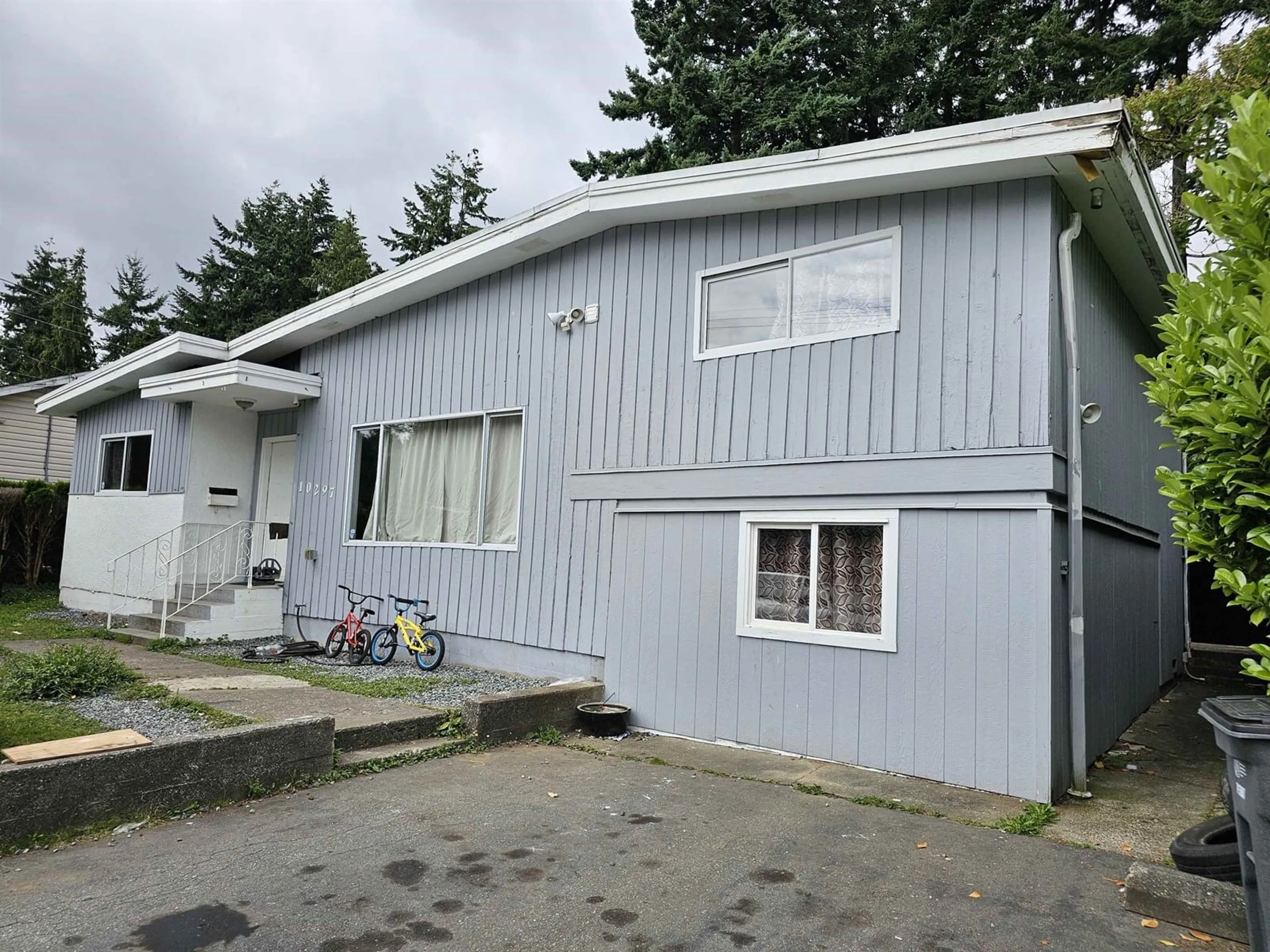 Unknown for 10297 129, Surrey British Columbia V3T3H1