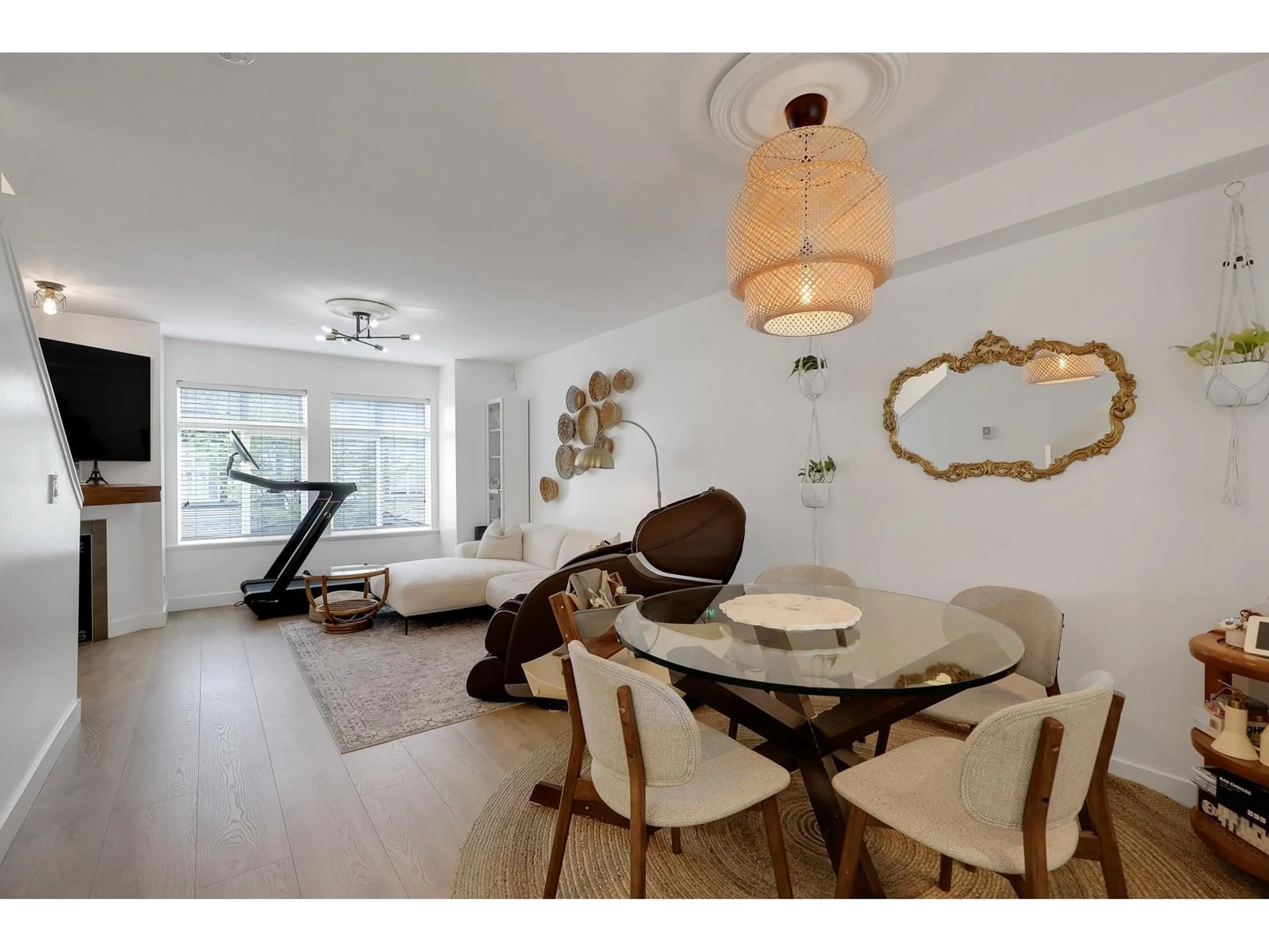 Dining room, wood/laminate floor for 20 - 19448 68, Surrey British Columbia V4N5V5