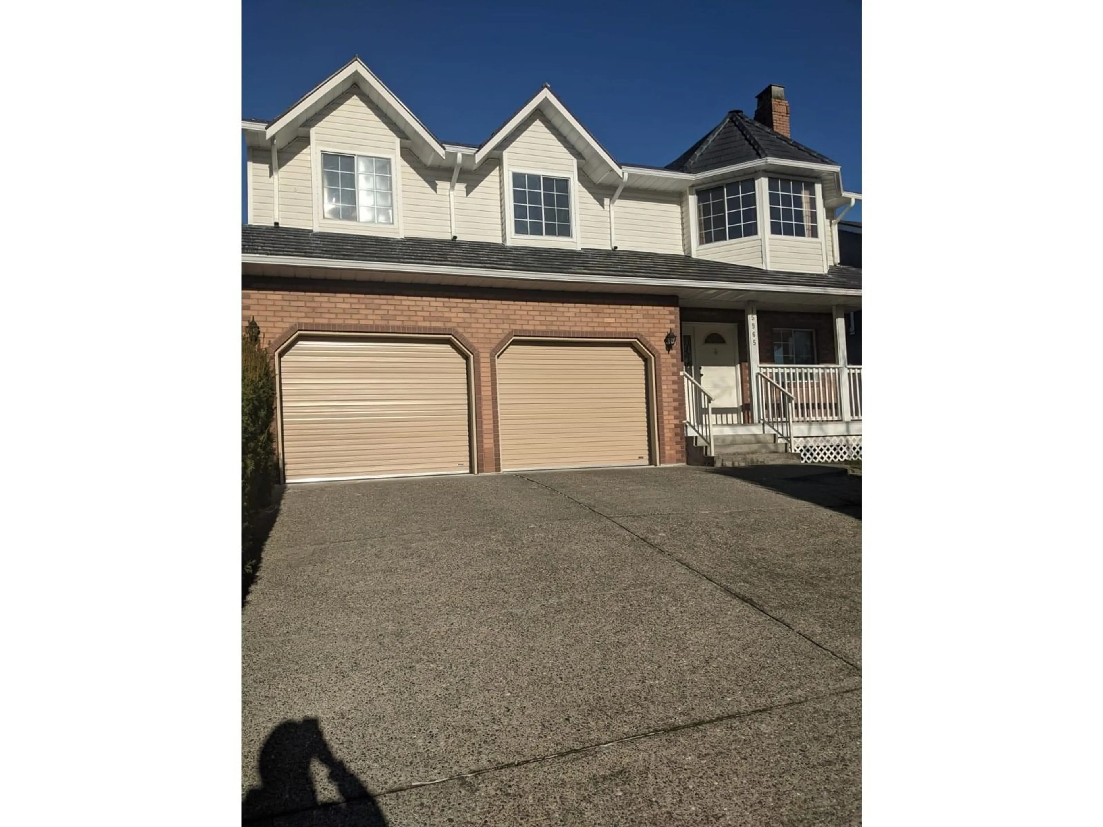 Home with vinyl exterior material, street for 15965 80A, Surrey British Columbia V3S8B3