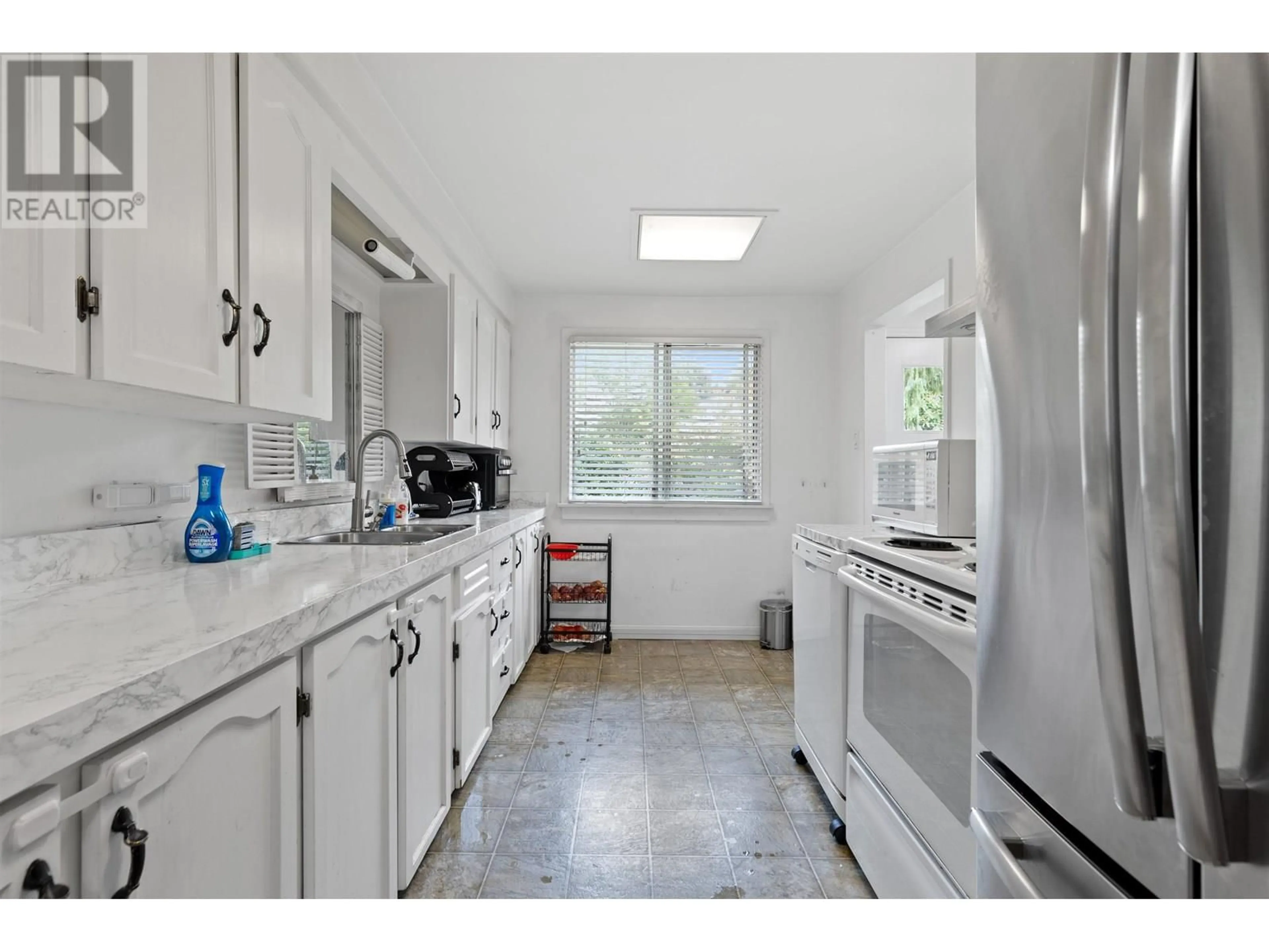 Standard kitchen, unknown for 12121 228 STREET, Maple Ridge British Columbia V2X6M2