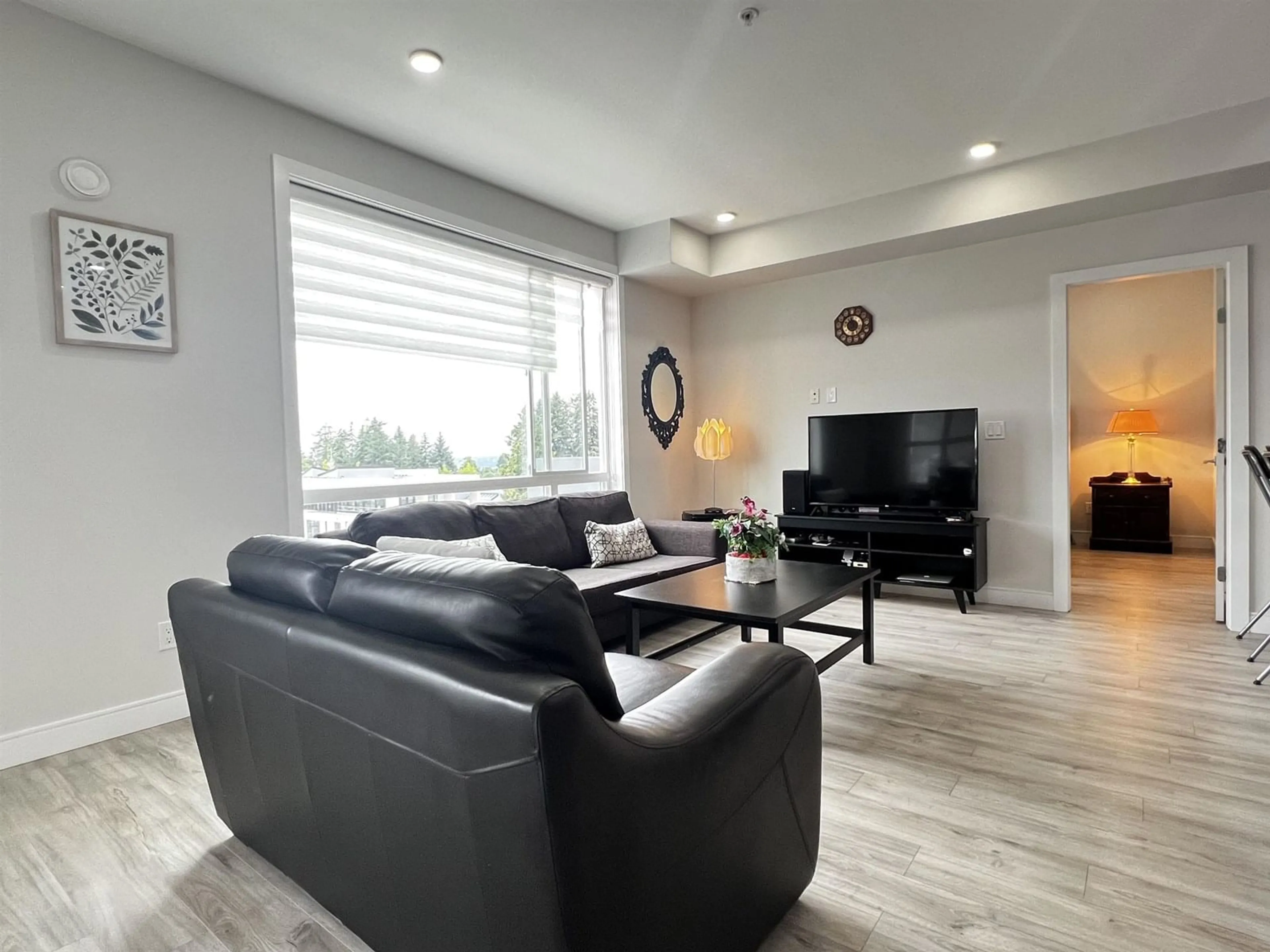 Living room with furniture, unknown for 403 - 11501 84, Delta British Columbia V4C0E5