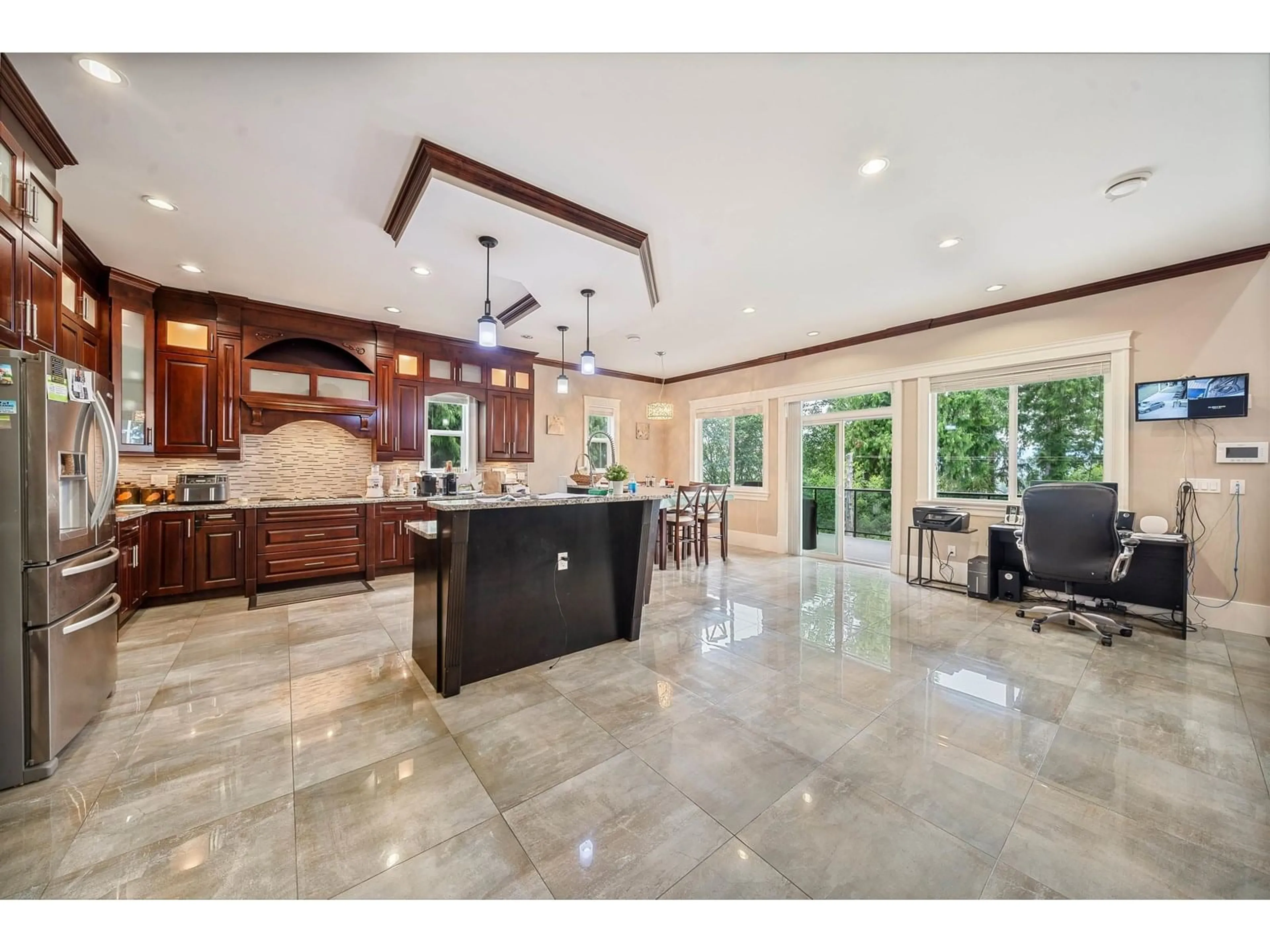 Open concept kitchen, ceramic/tile floor for 12701 107A, Surrey British Columbia V3V3J3